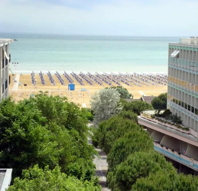 Day in Hotel Astoria