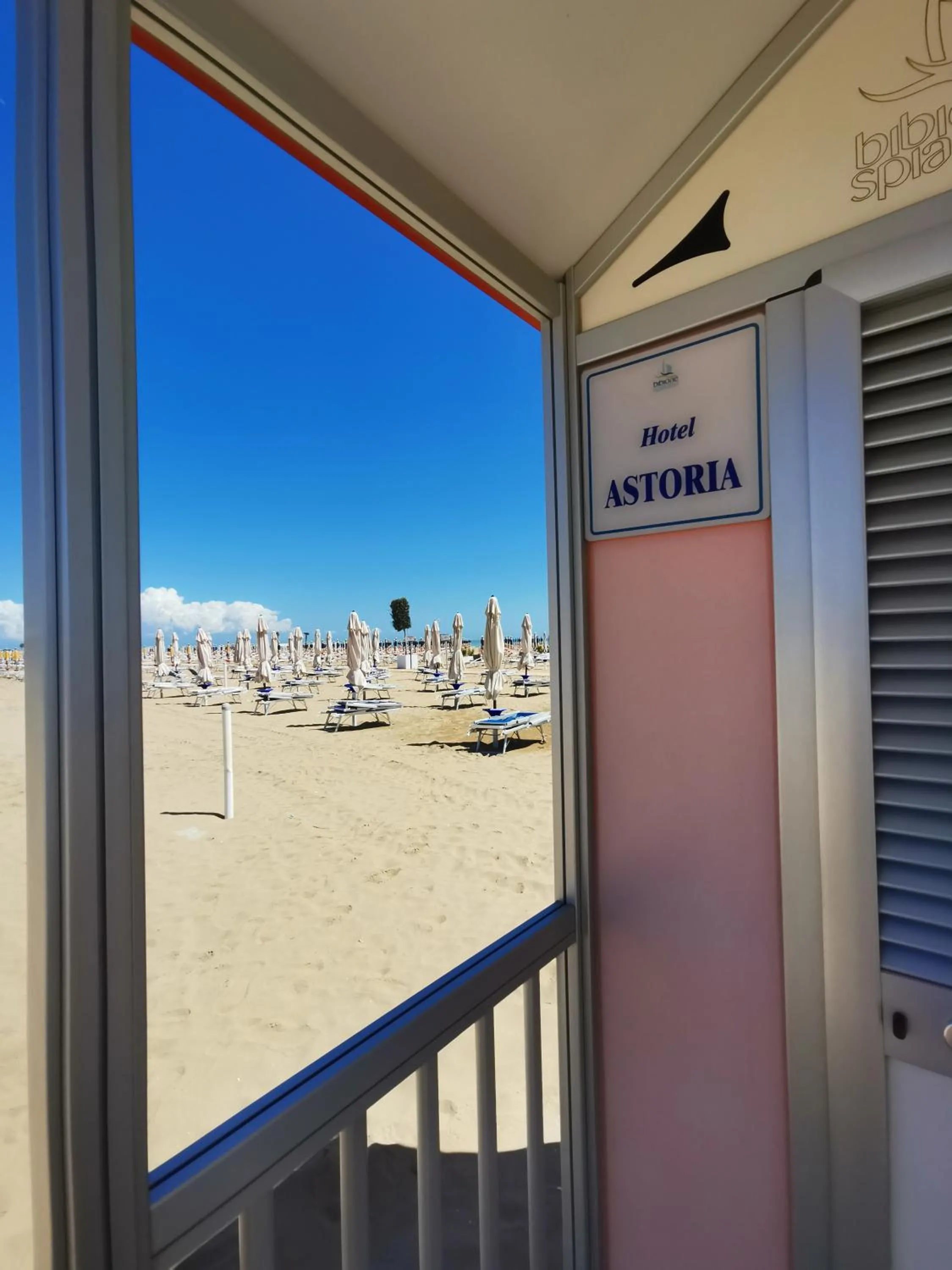 Beach in Hotel Astoria