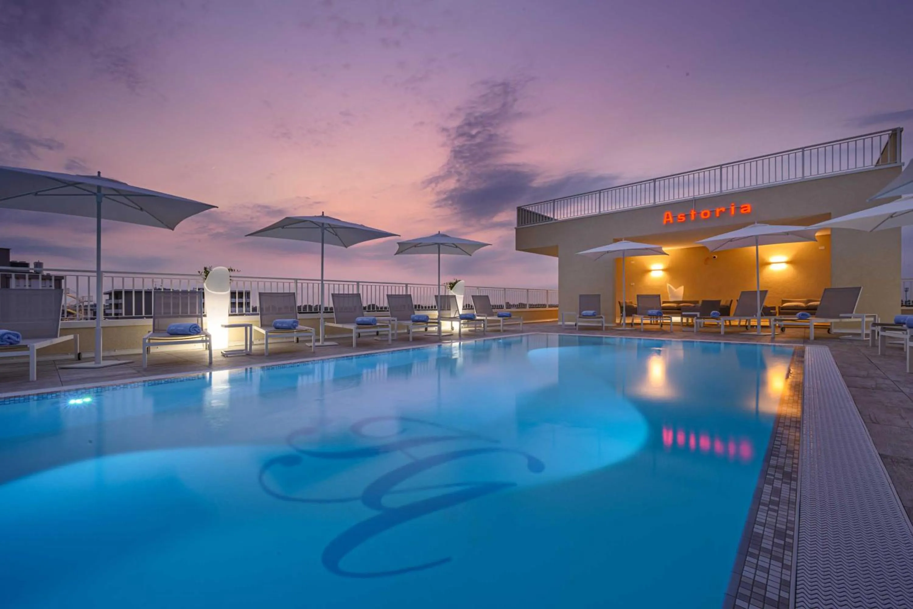 Swimming pool in Hotel Astoria