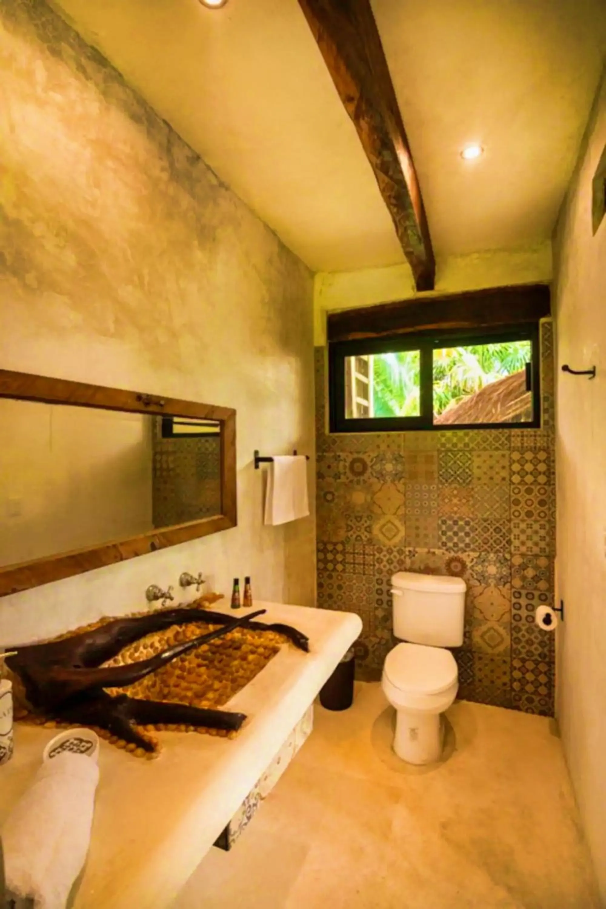 Toilet in La Casa de Mia Tulum