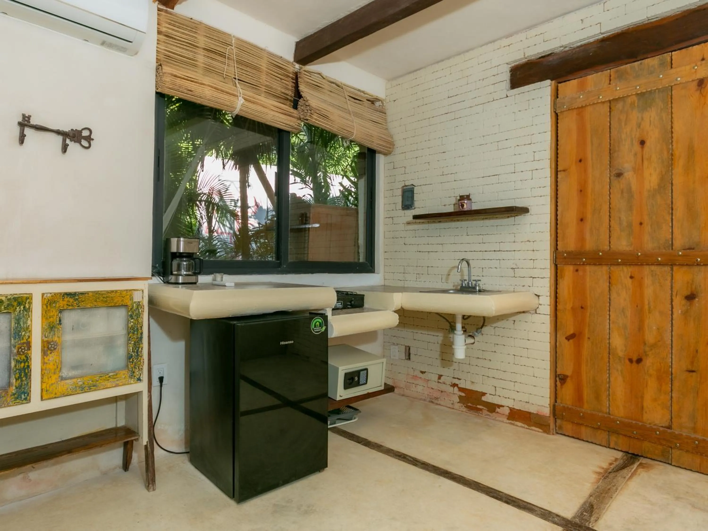 Kitchen or kitchenette in La Casa de Mia Tulum