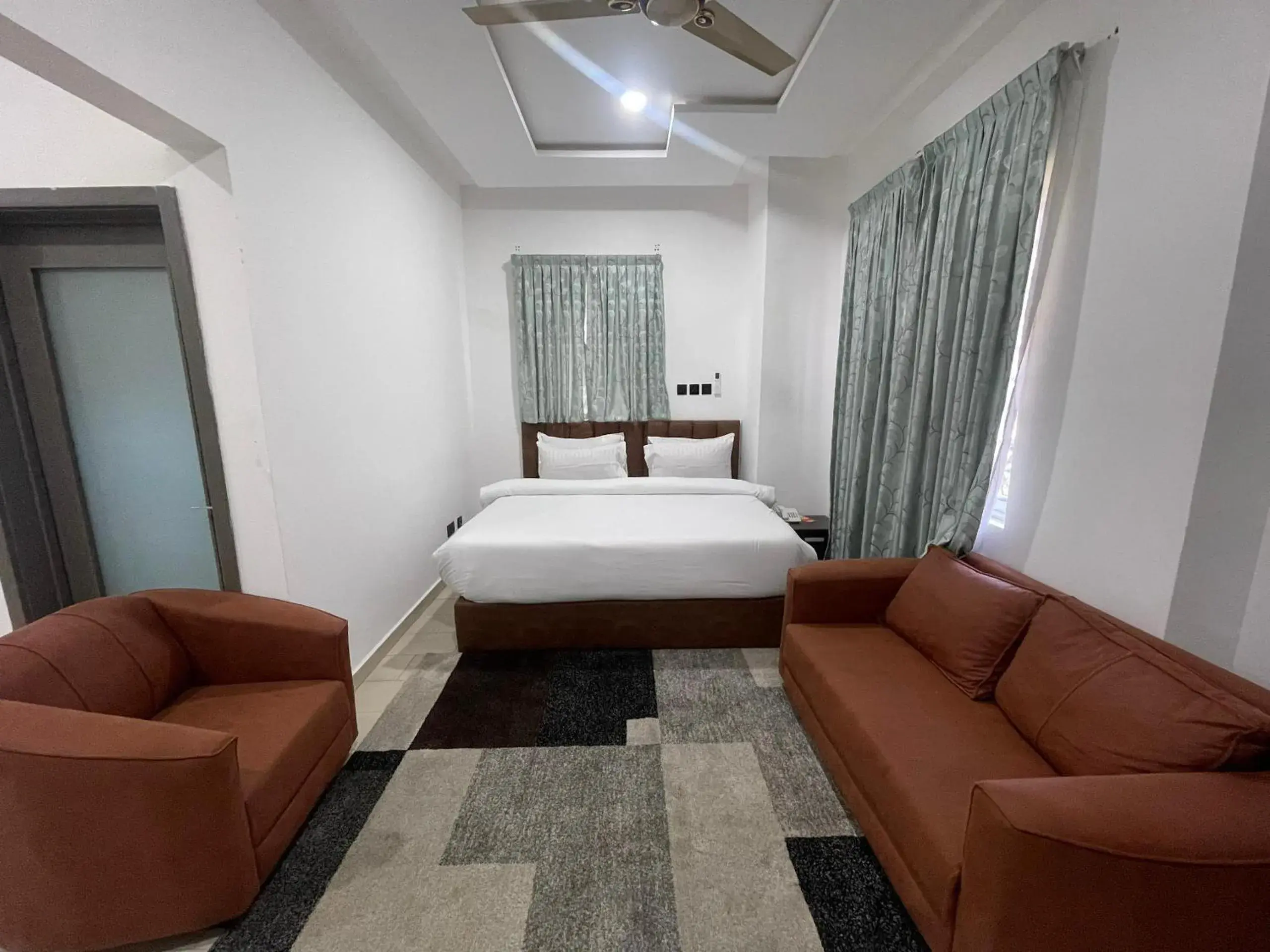 Suite with Balcony in PLUS 33 HOTEL Suite with Balcony in PLUS 33 HOTEL