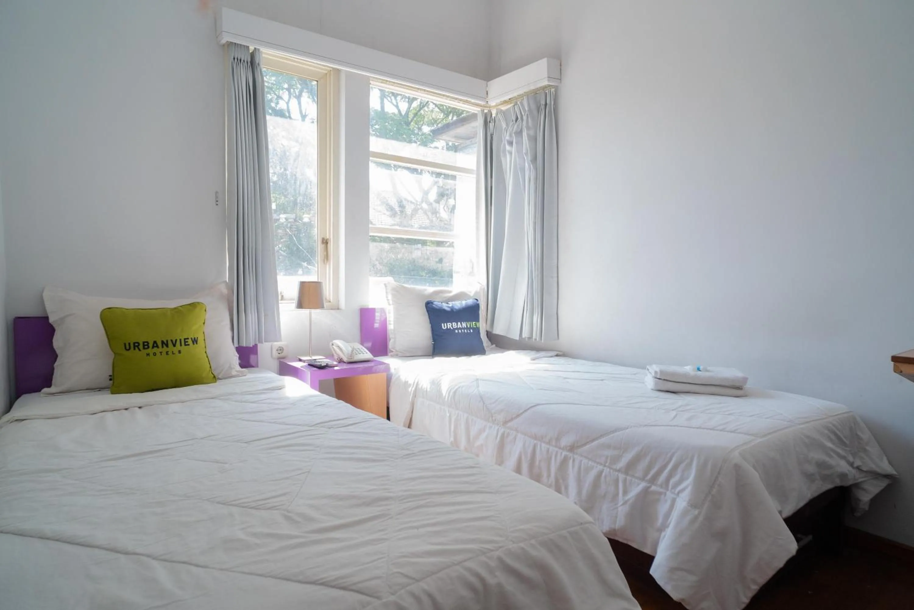 Superior Twin Room in Urbanview Hotel FiFFa Kauman Malang