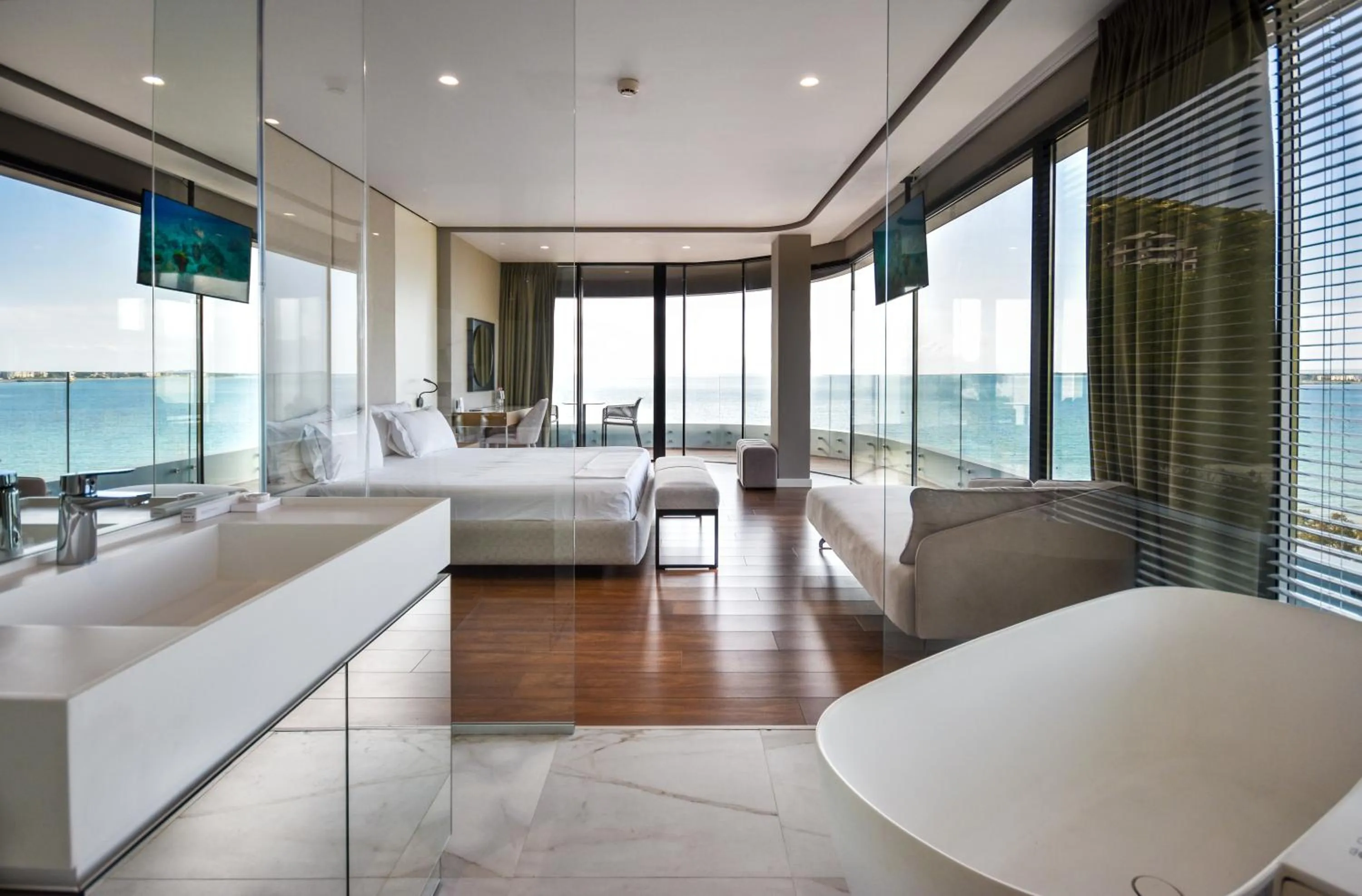 Seating area in Yacht Hotel