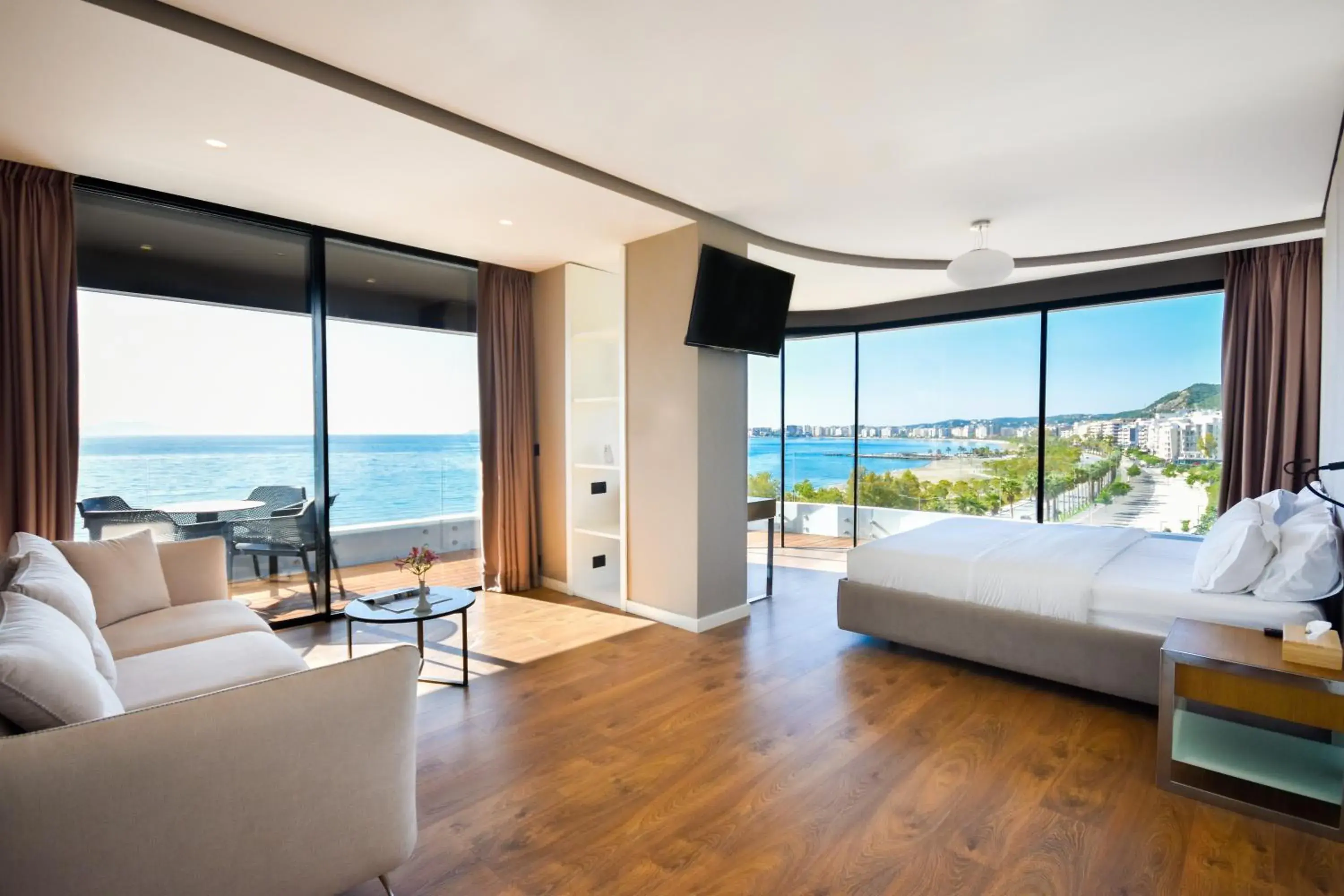 Family Suite with Sea View in Yacht Hotel Family Suite with Sea View in Yacht Hotel