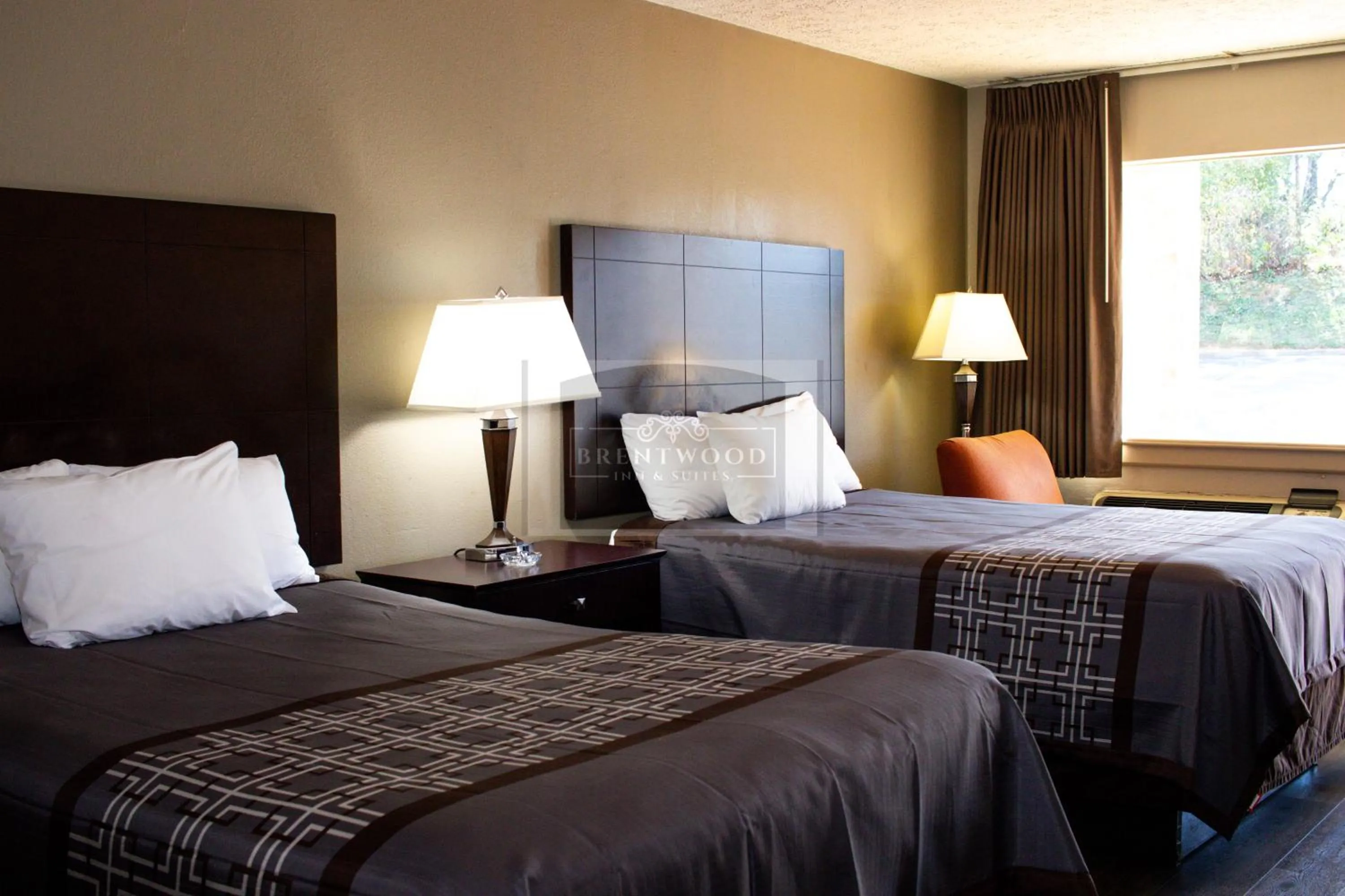 Bed in Brentwood inn & Suites - Lynchburg