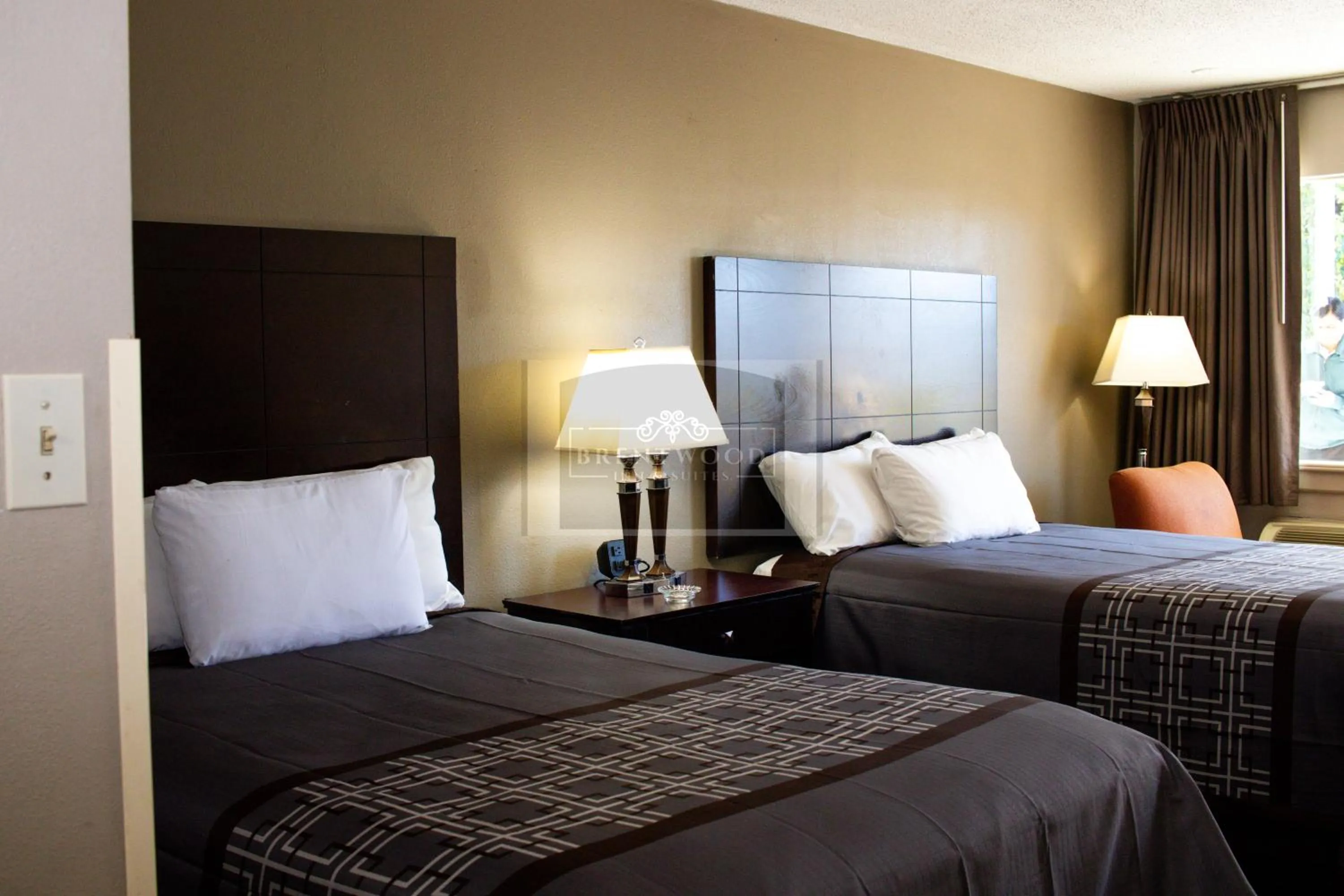 Bed in Brentwood inn & Suites - Lynchburg