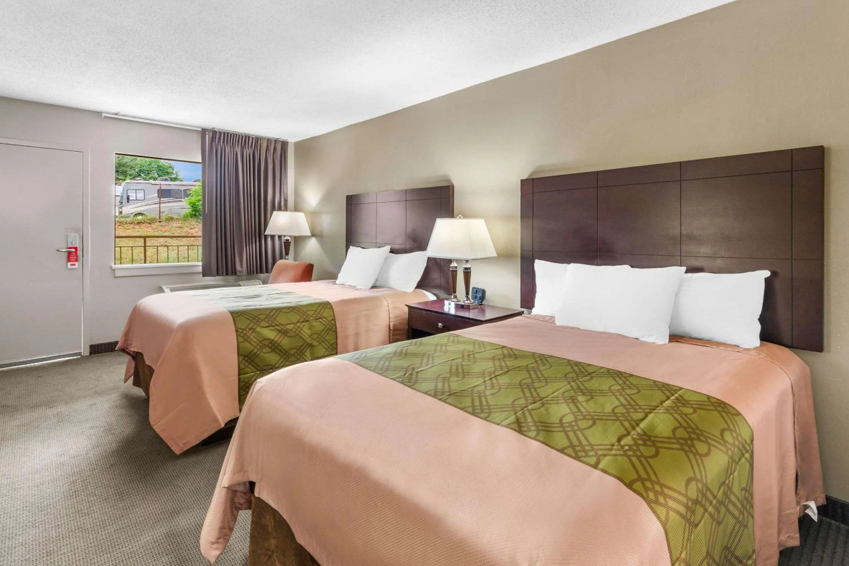 Bedroom, Bed in Econo Lodge Lynchburg South