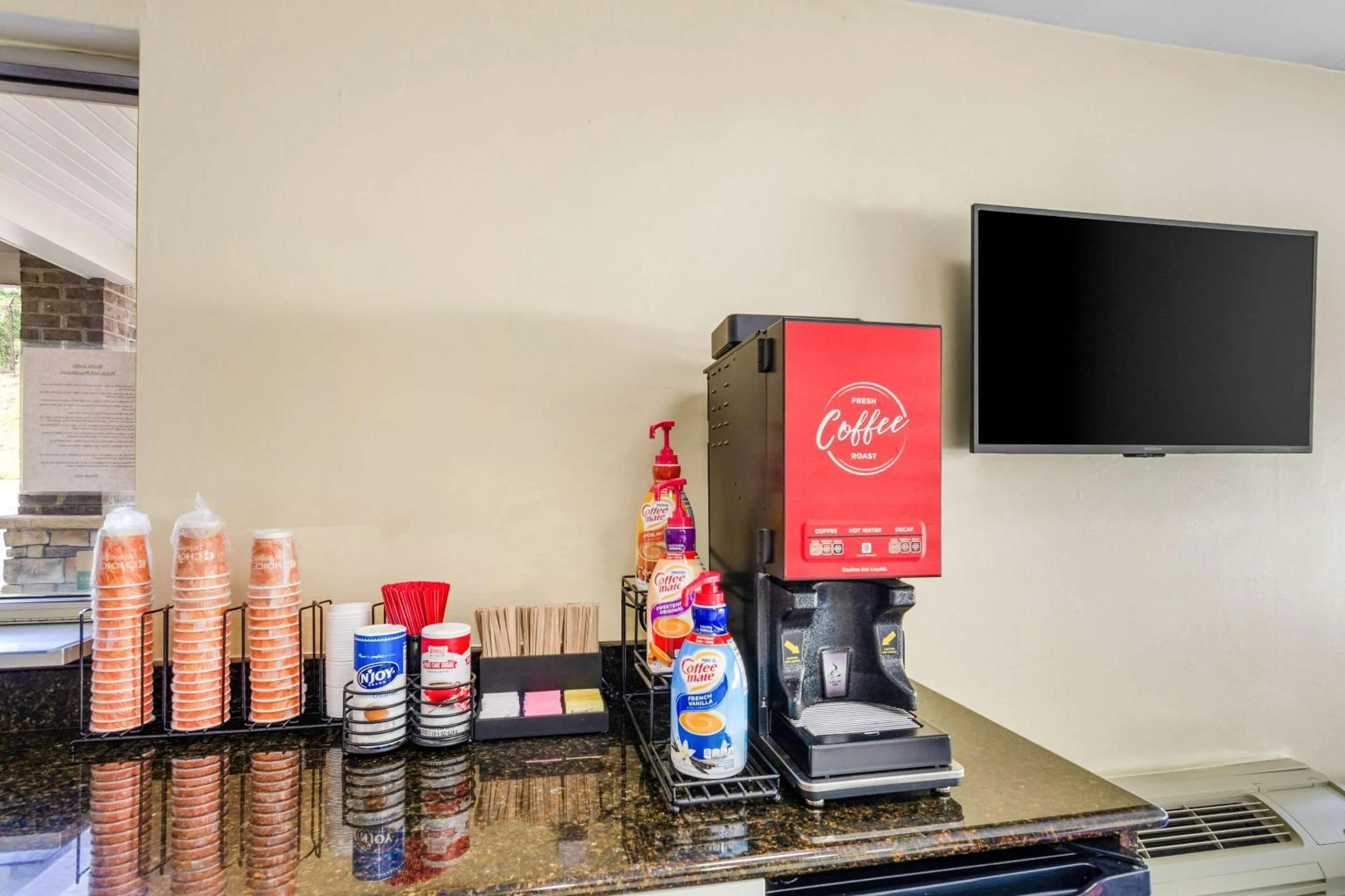 Breakfast in Econo Lodge Lynchburg South