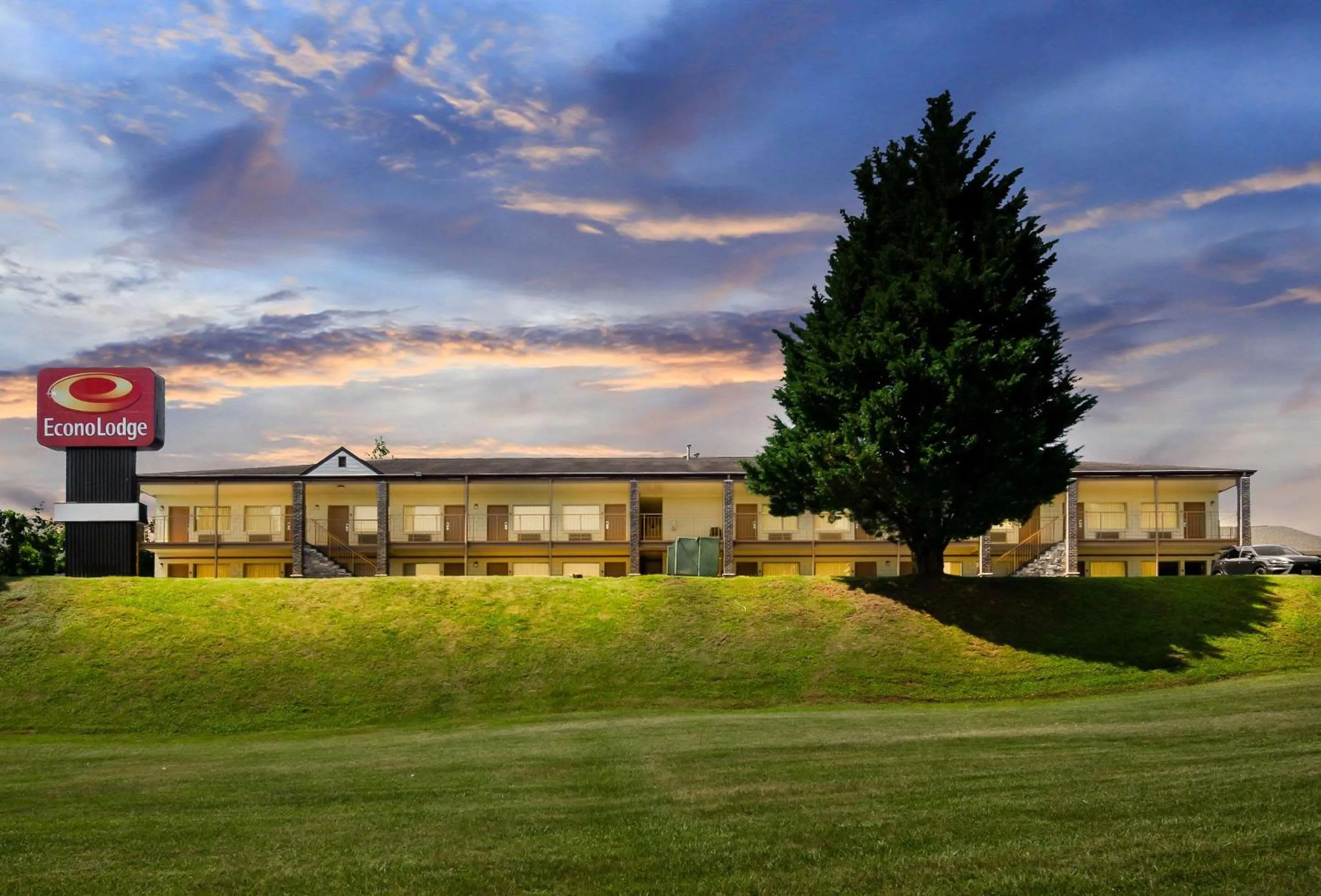 Property building in Econo Lodge Lynchburg South