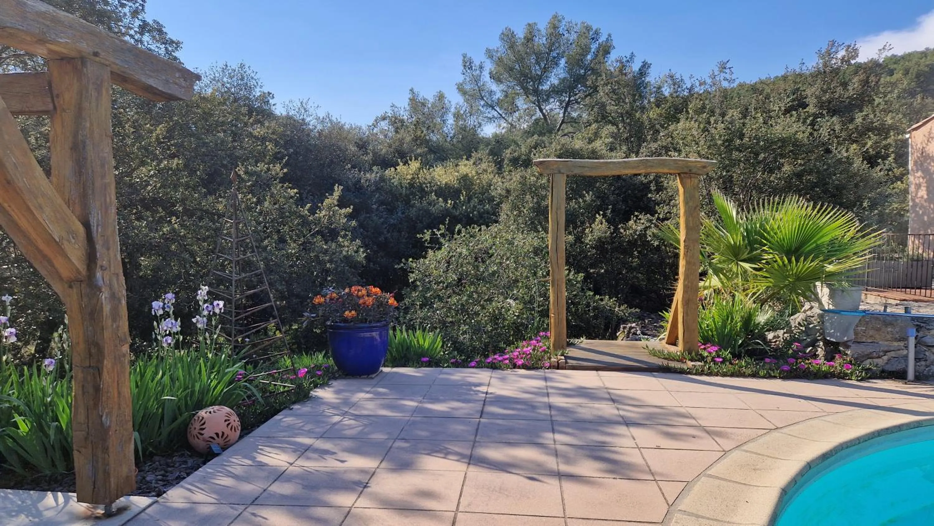 Le Petit Coin de Paradis