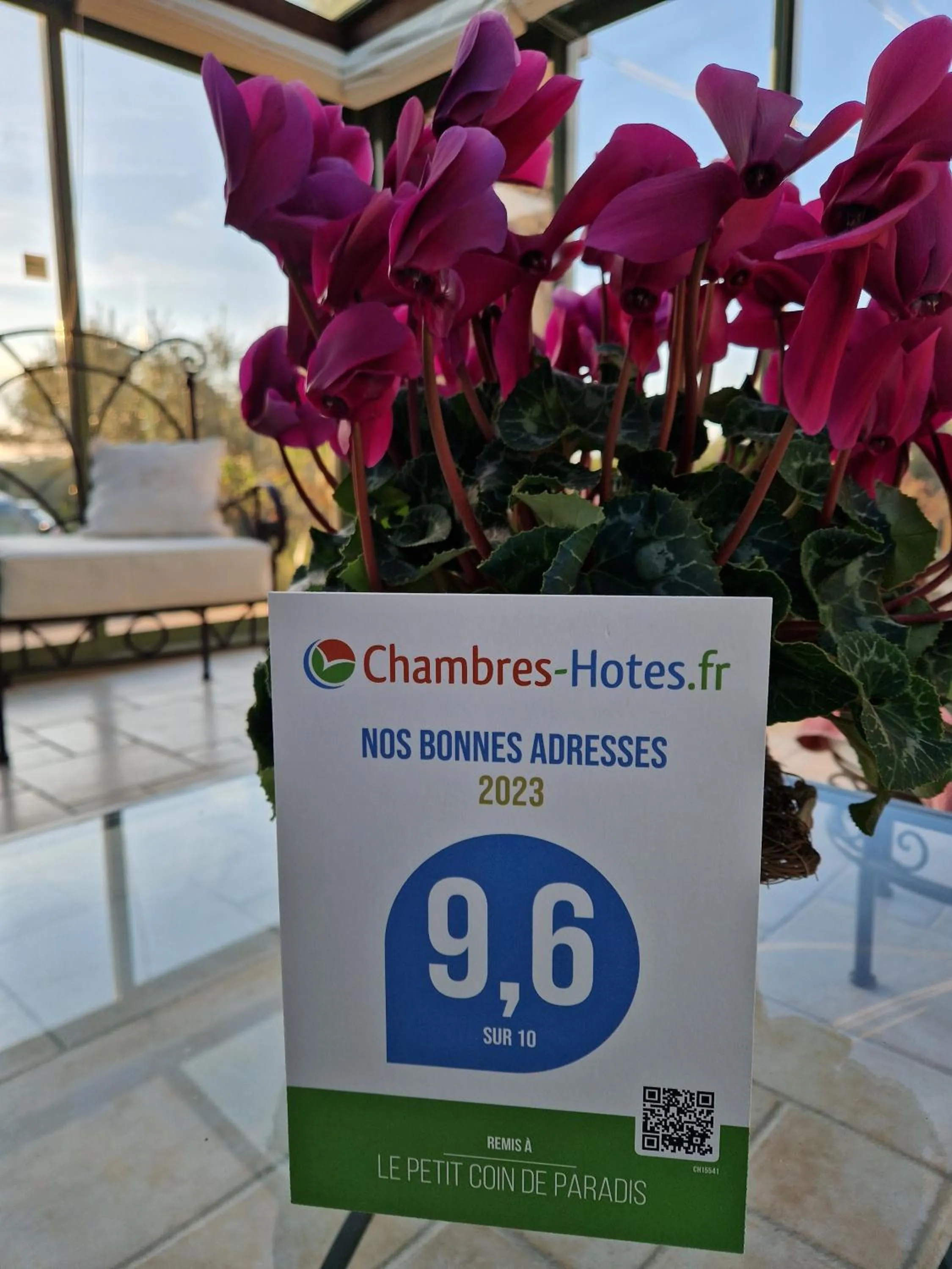 Certificate/Award in Le Petit Coin de Paradis