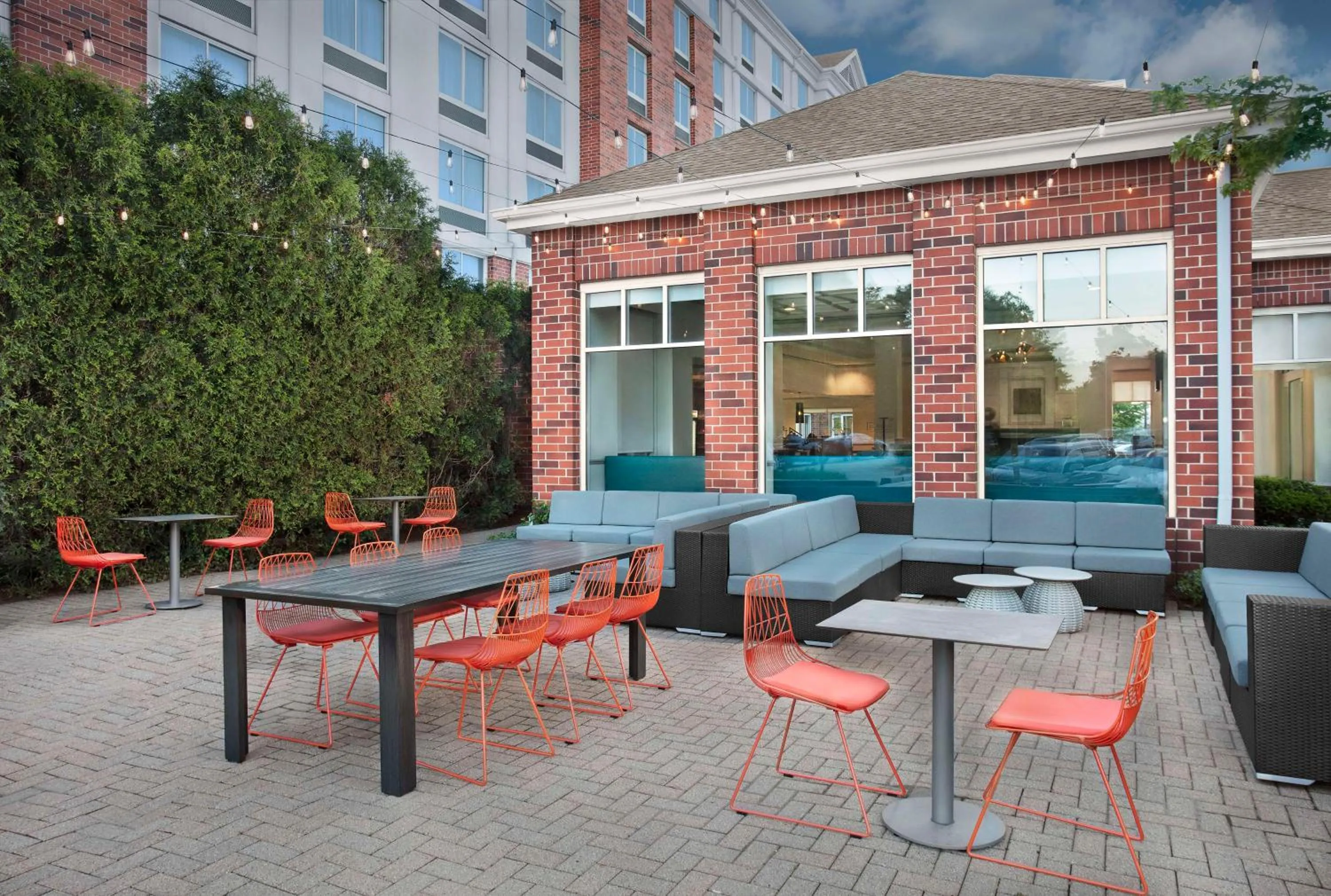 Patio in Hilton Garden Inn Hoffman Estates