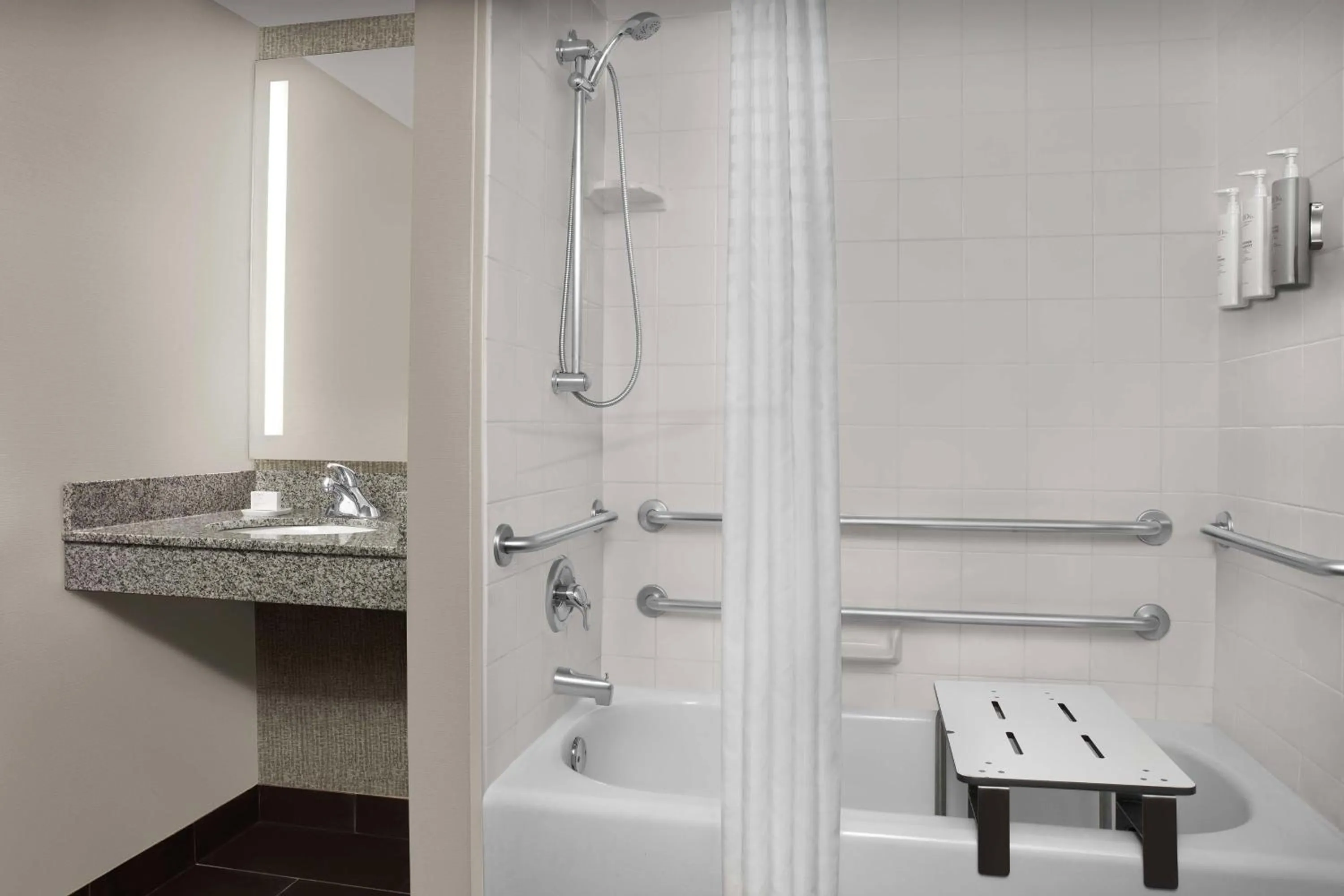 Bathroom in Hilton Garden Inn Hoffman Estates