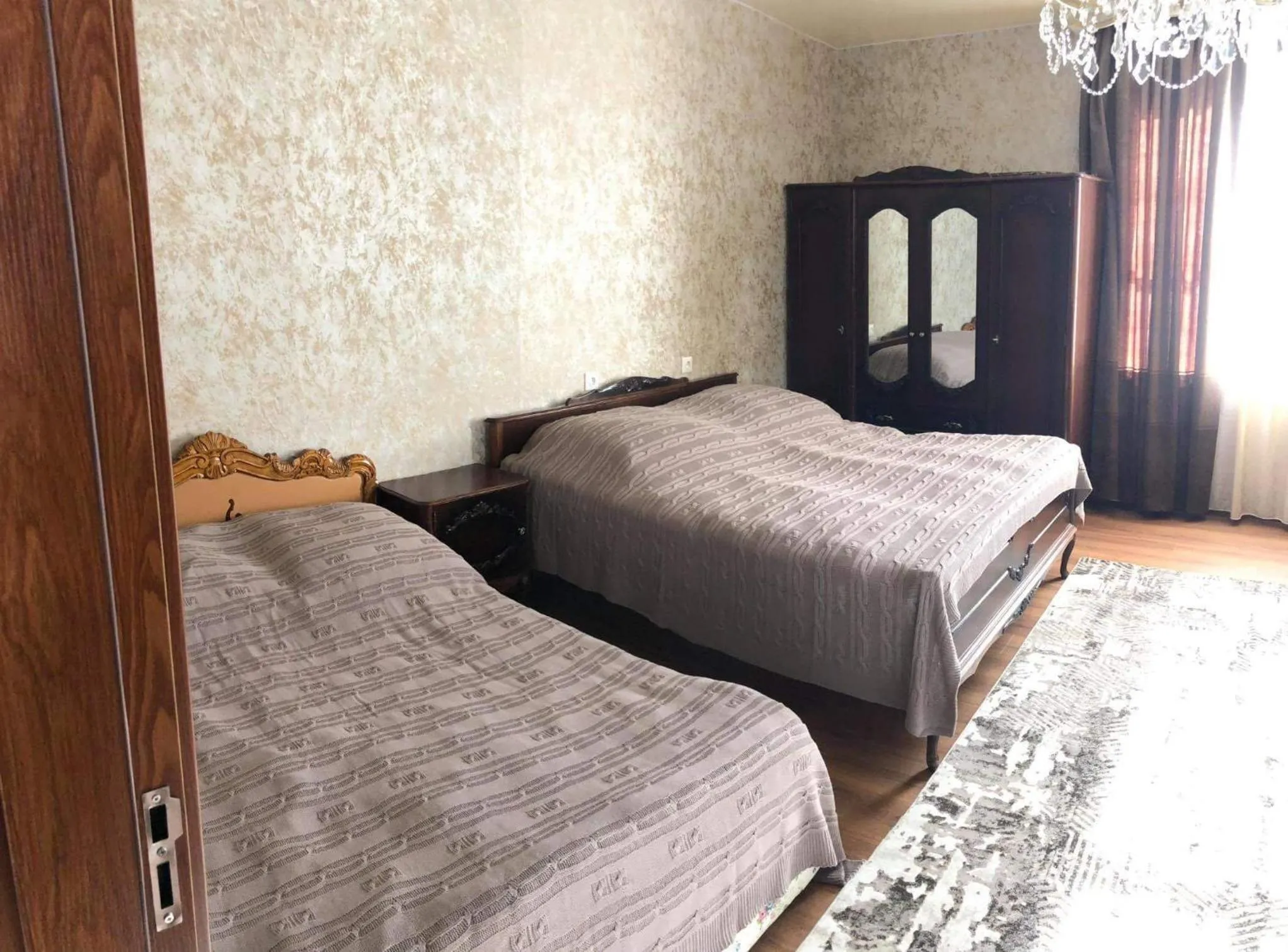 Large Double Room in Lia Khaikashvili Guest House