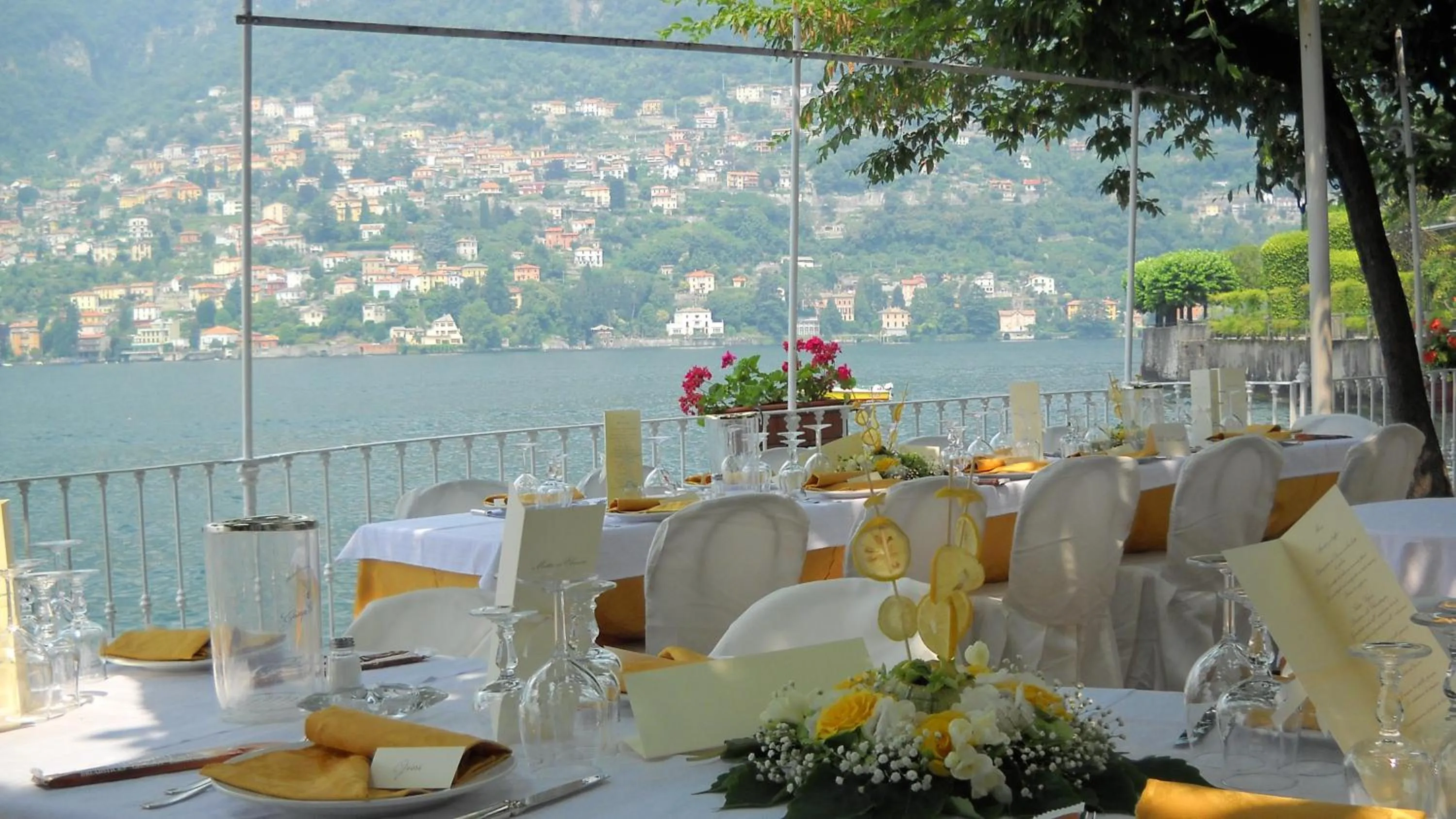 Restaurant/places to eat in Hotel Vapore