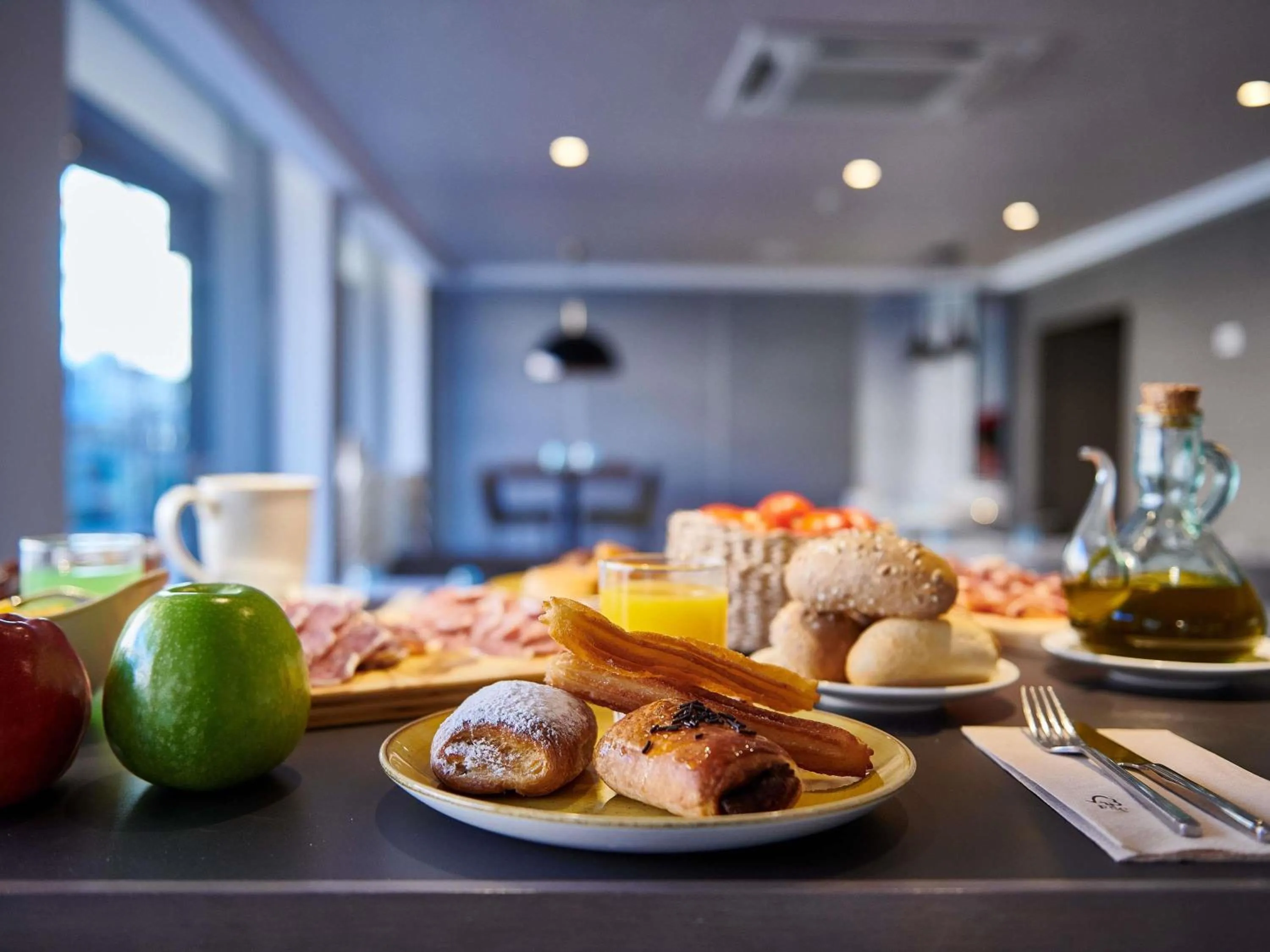 Breakfast in Mercure Barcelona Condor