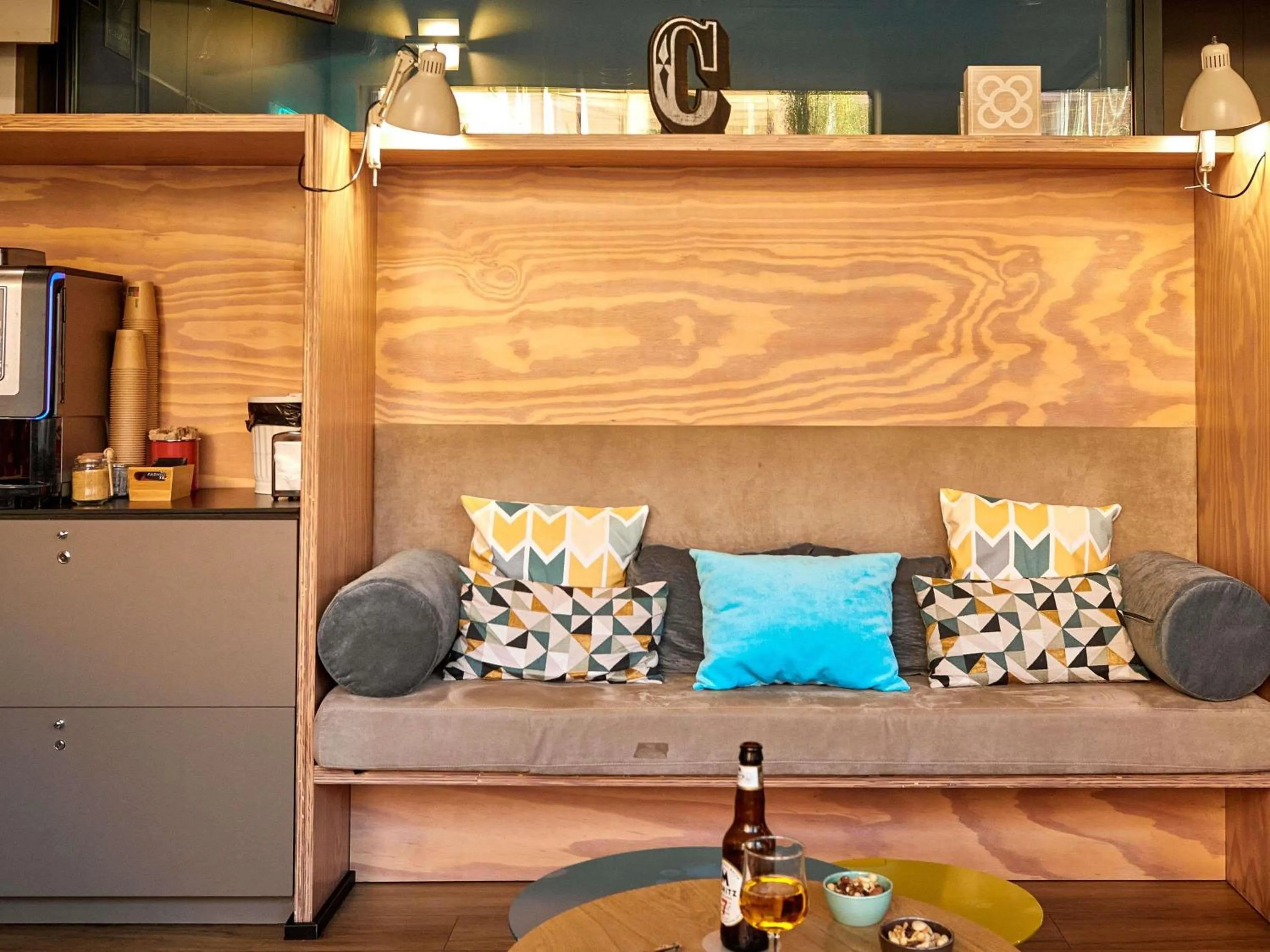 Lounge or bar in Mercure Barcelona Condor