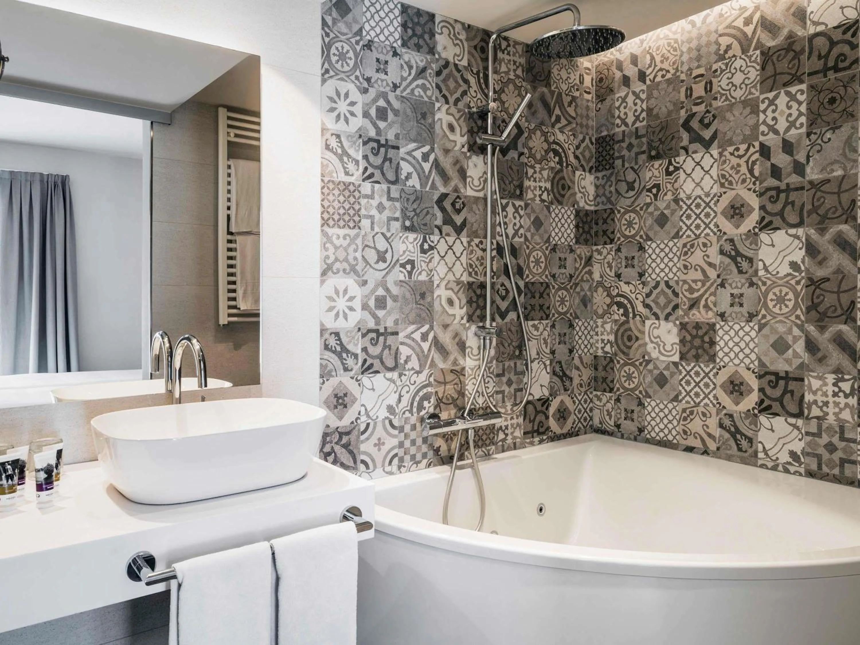 Bedroom in Mercure Barcelona Condor