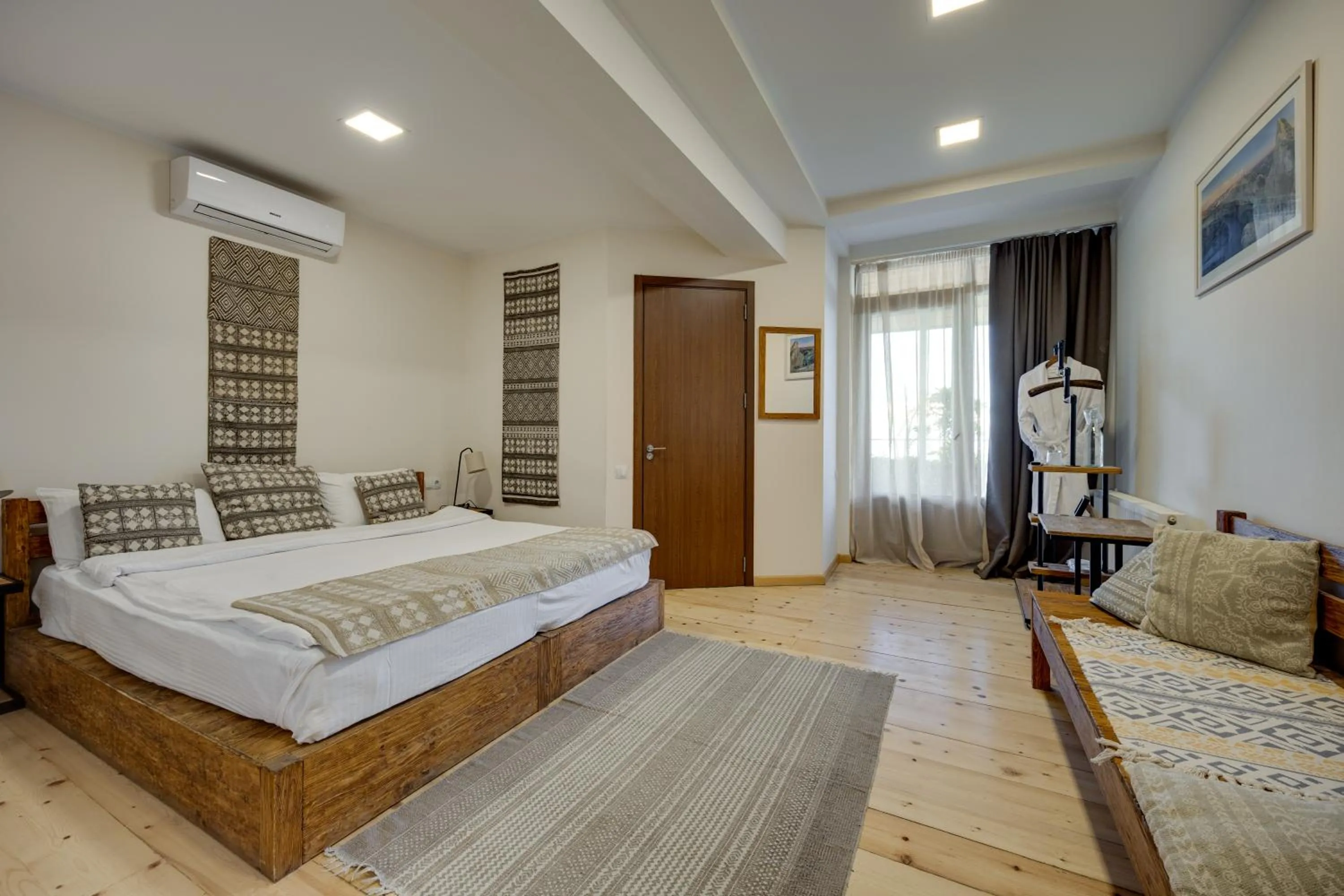 Deluxe Double or Twin Room with Mountain View - single occupancy in Lost Ridge Inn, Brewery & Ranch
