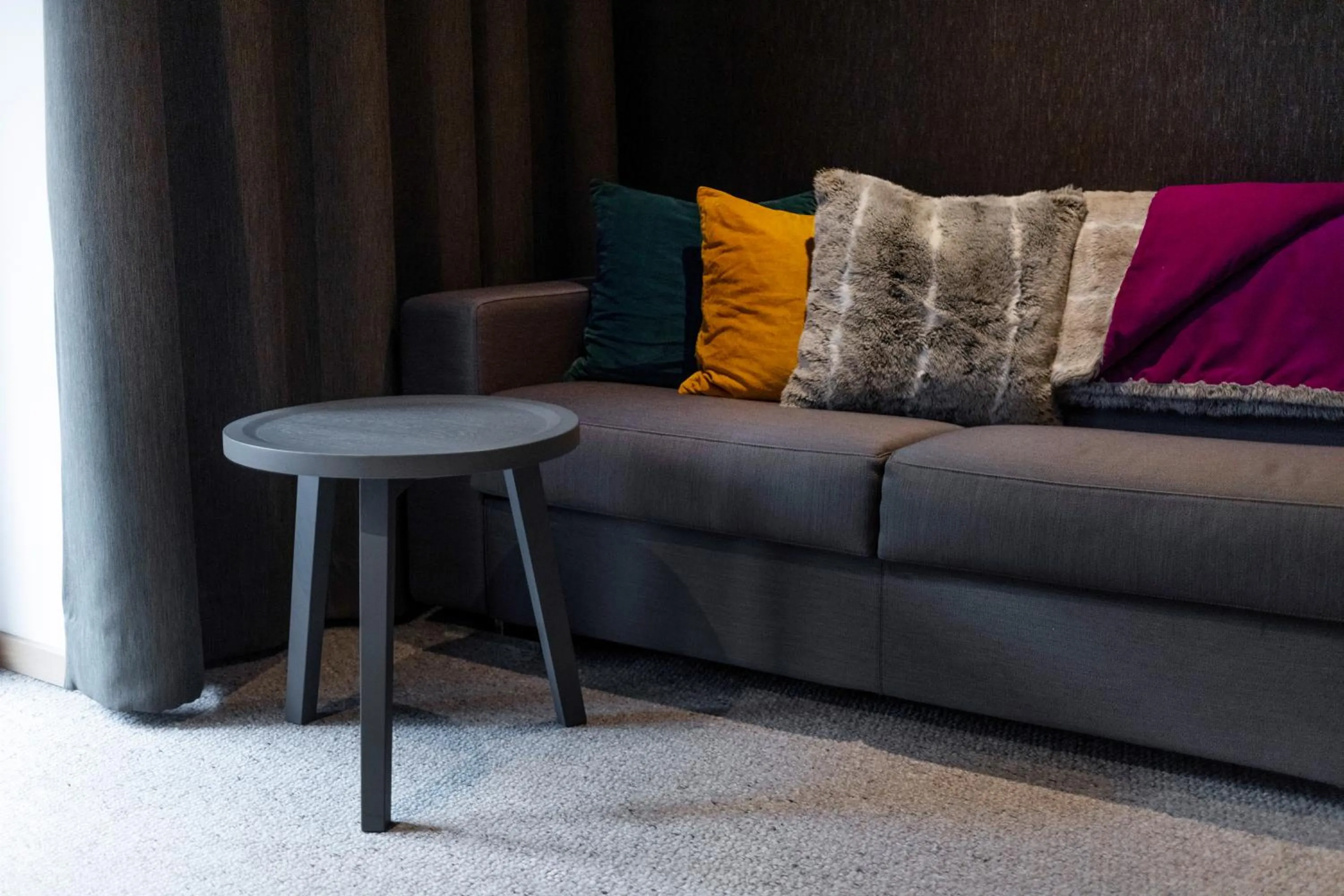 Seating area in Valluga Hotel