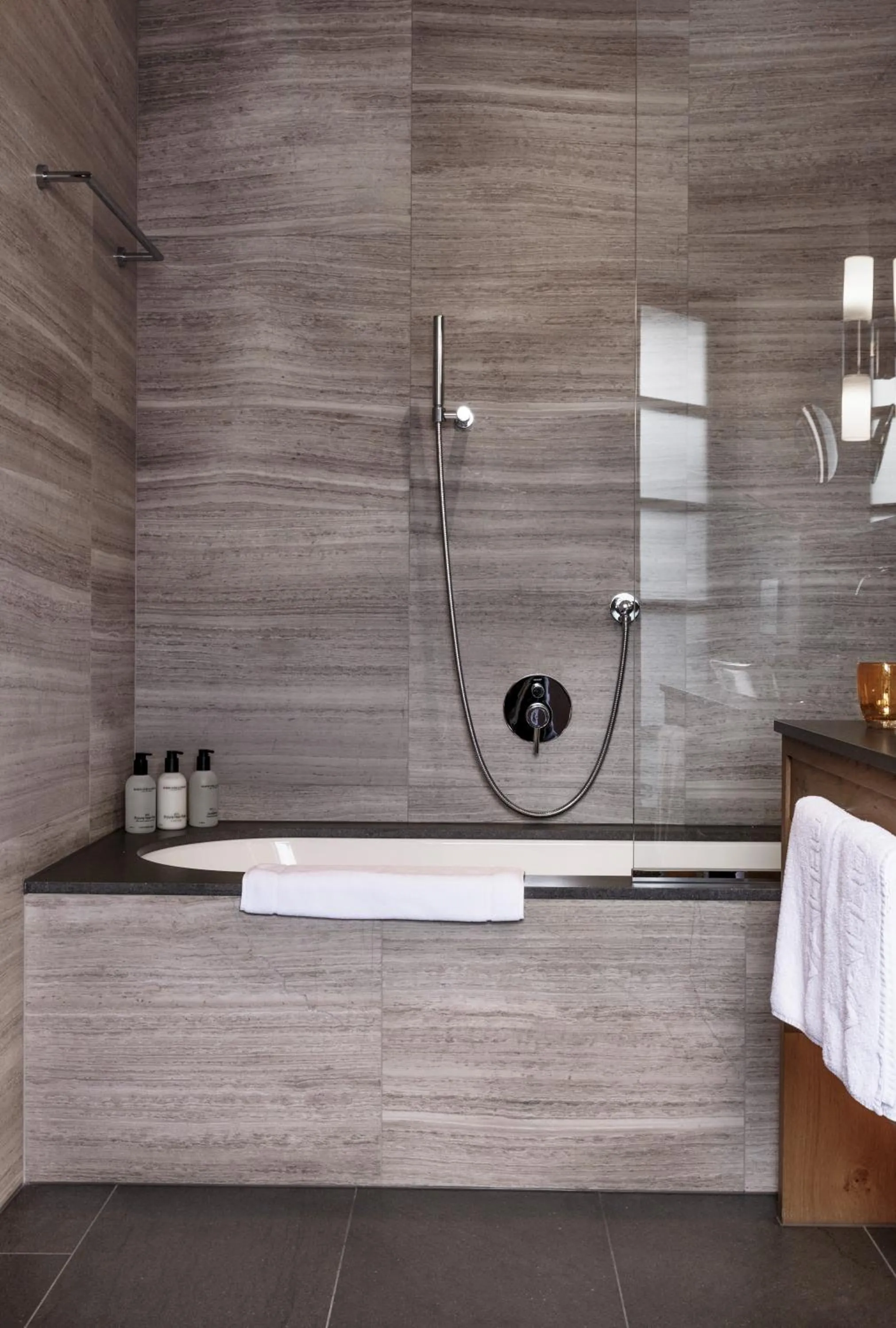 Bathroom in Valluga Hotel