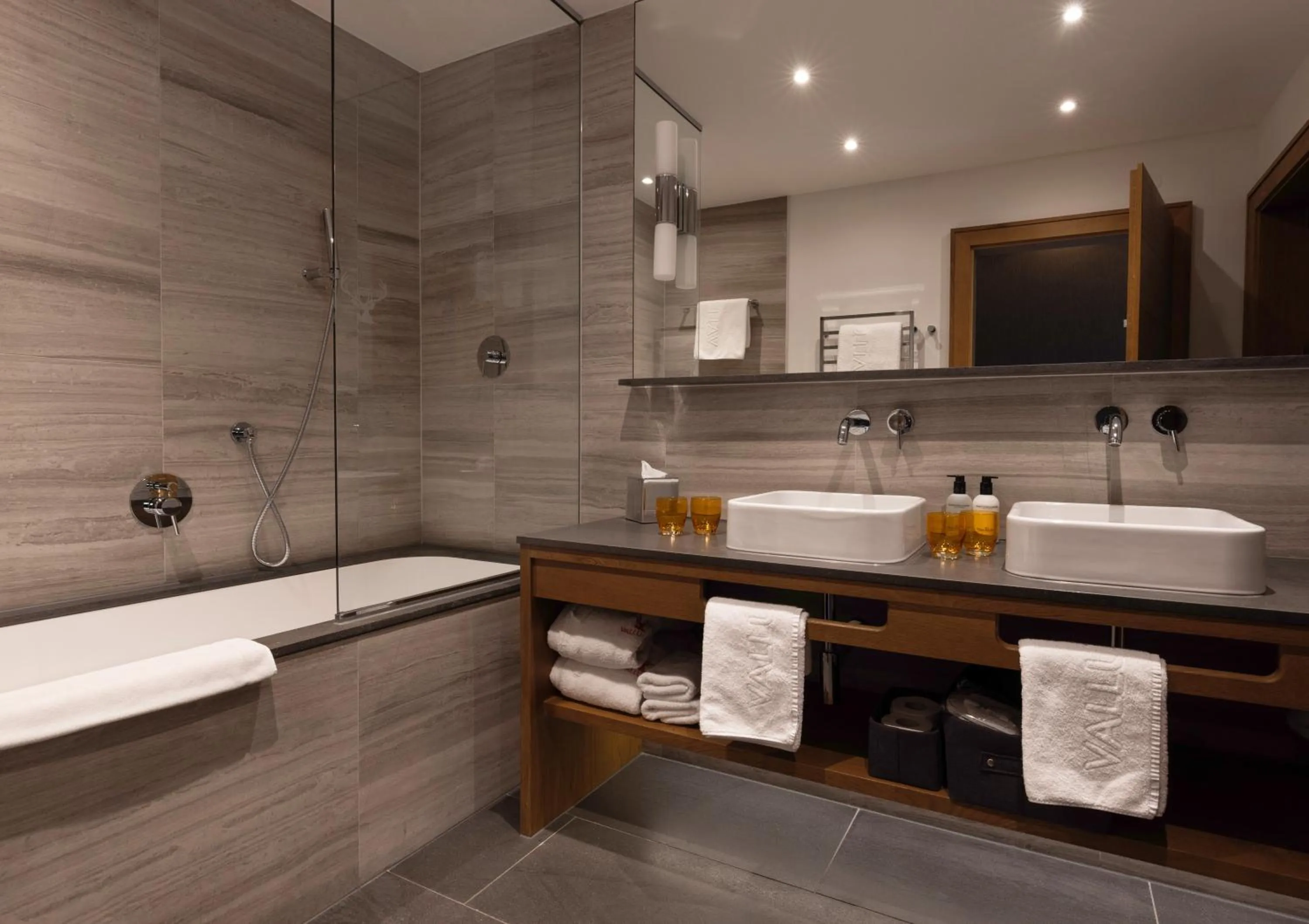 Shower in Valluga Hotel