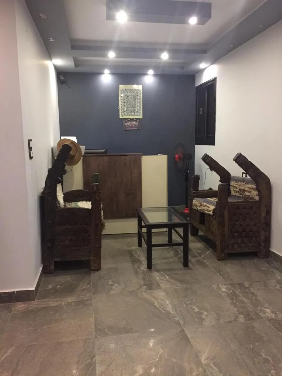 Seating area in H100 Pyramids View