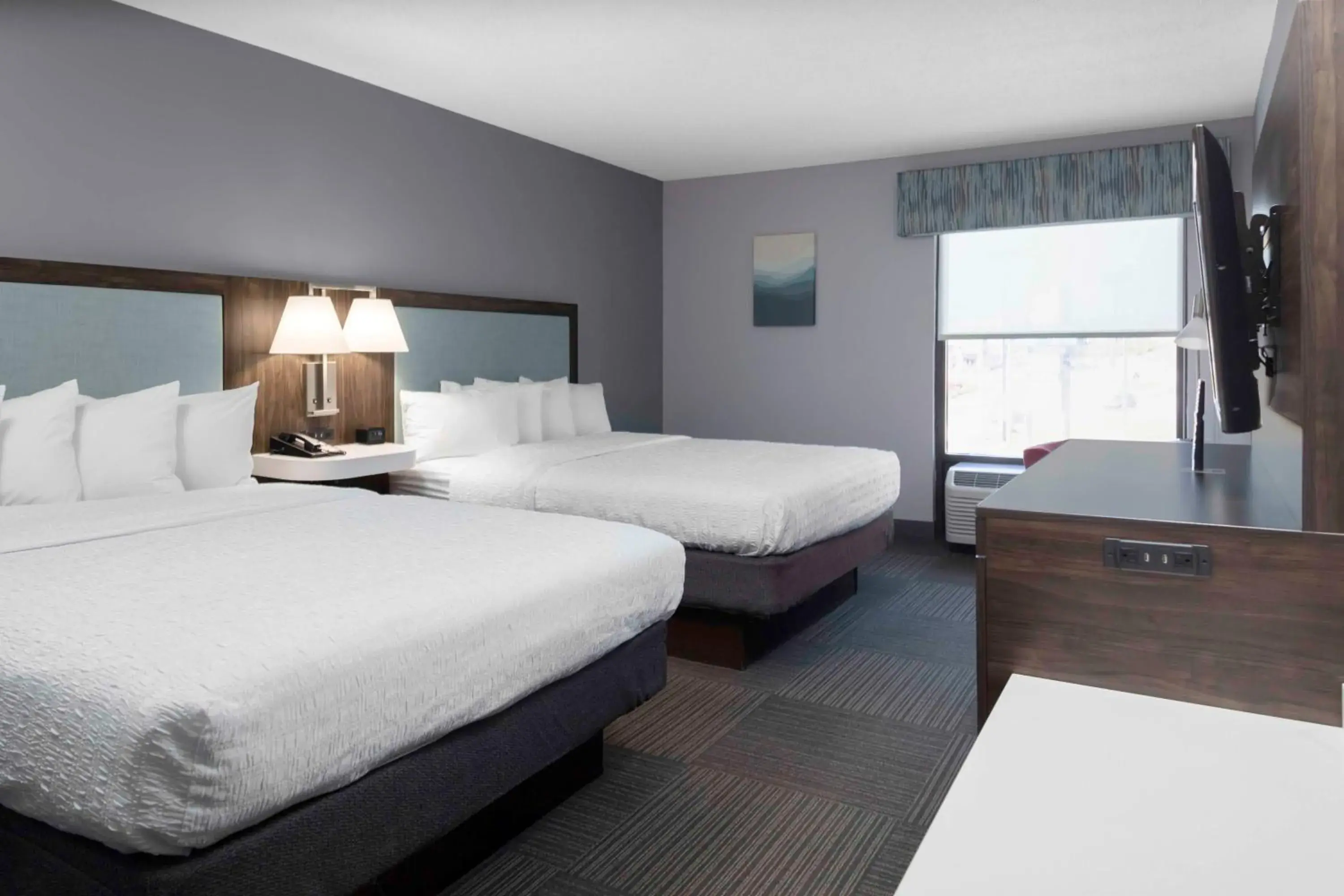 Photo of the whole room, Bed in Hampton Inn Conyers Photo of the whole room, Bed in Hampton Inn Conyers