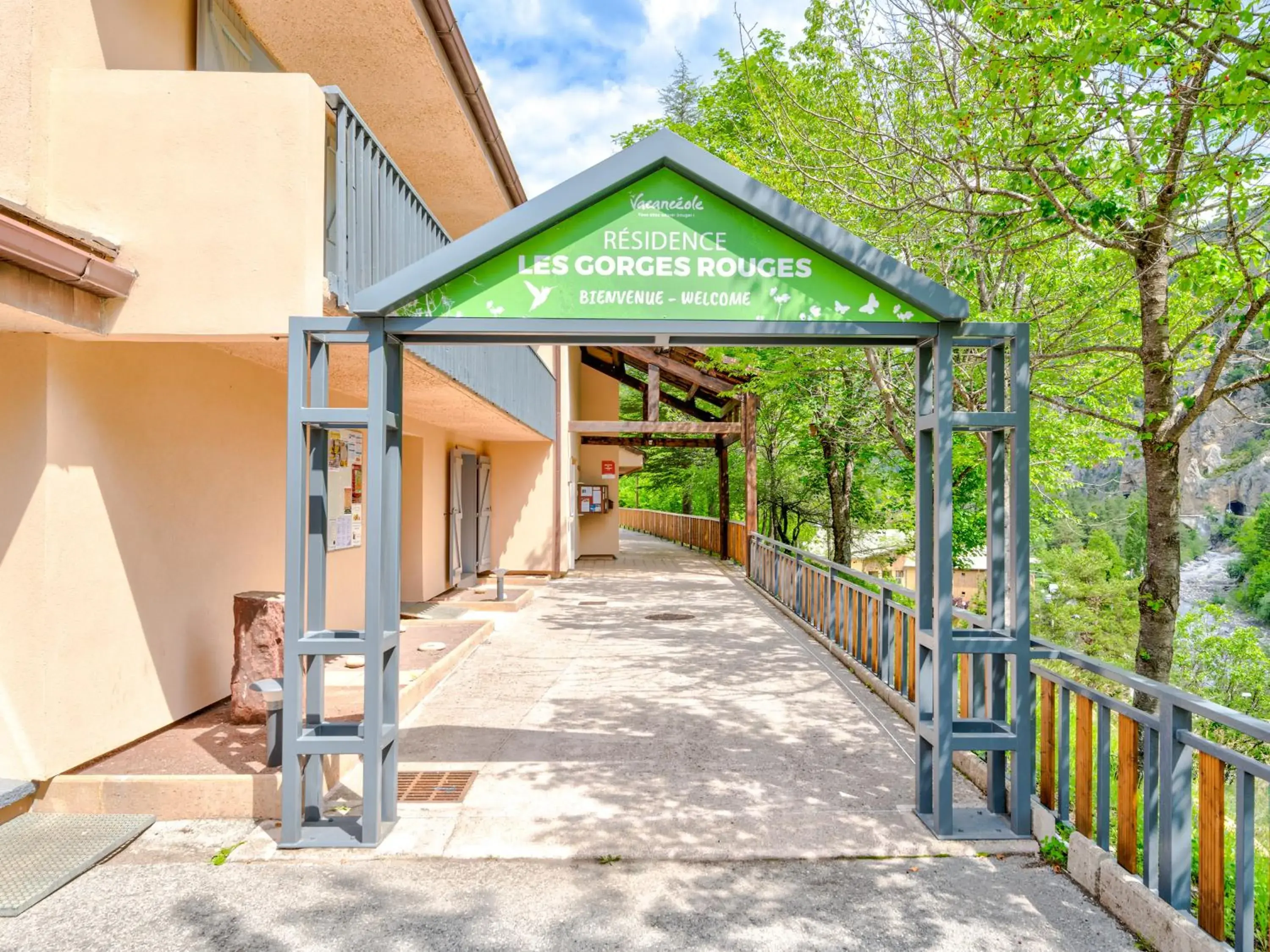 Lobby or reception in Vacancéole - Résidence Les Gorges Rouges Lobby or reception in Vacancéole - Résidence Les Gorges Rouges