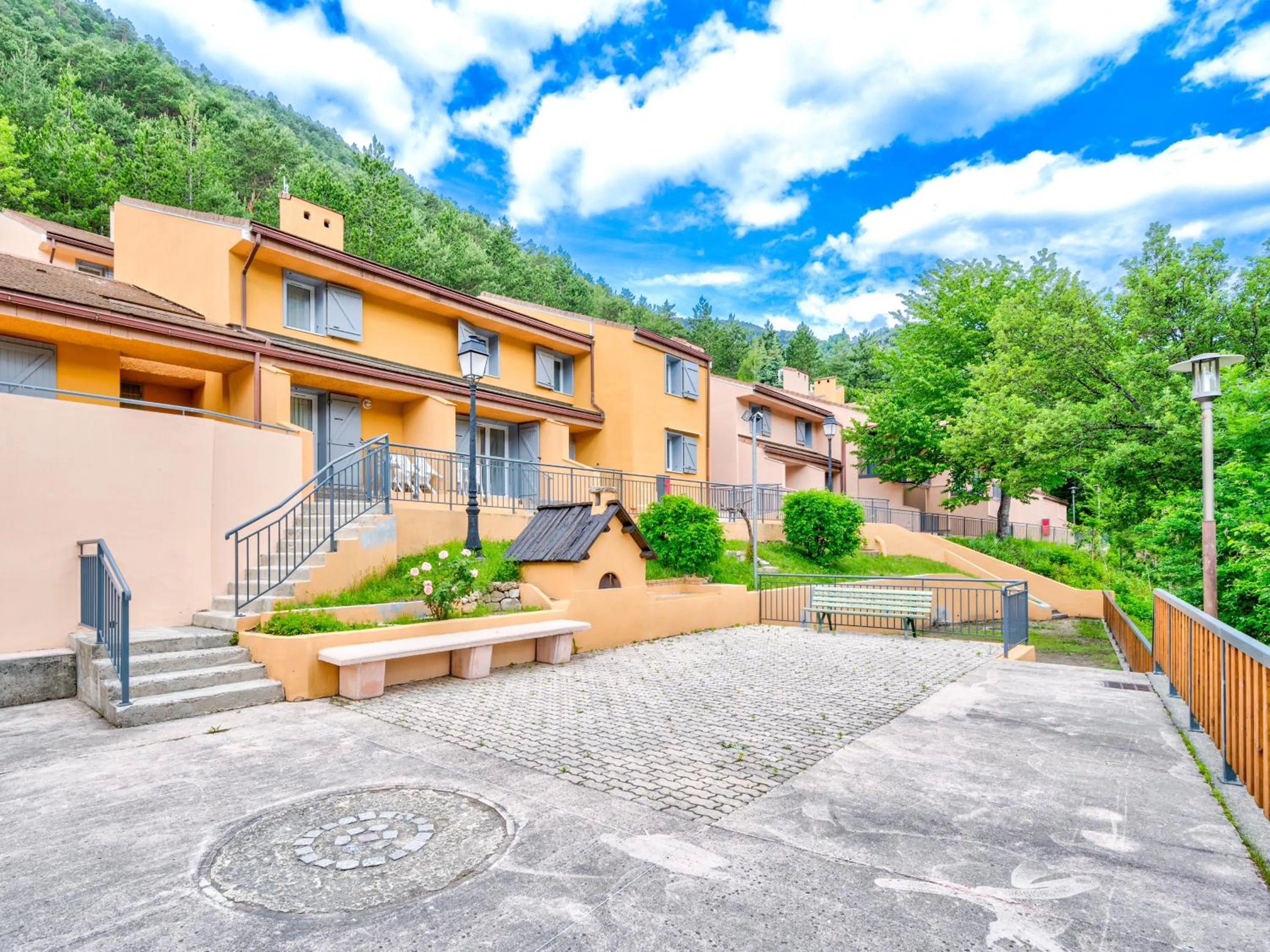 Property building in Vacancéole - Résidence Les Gorges Rouges
