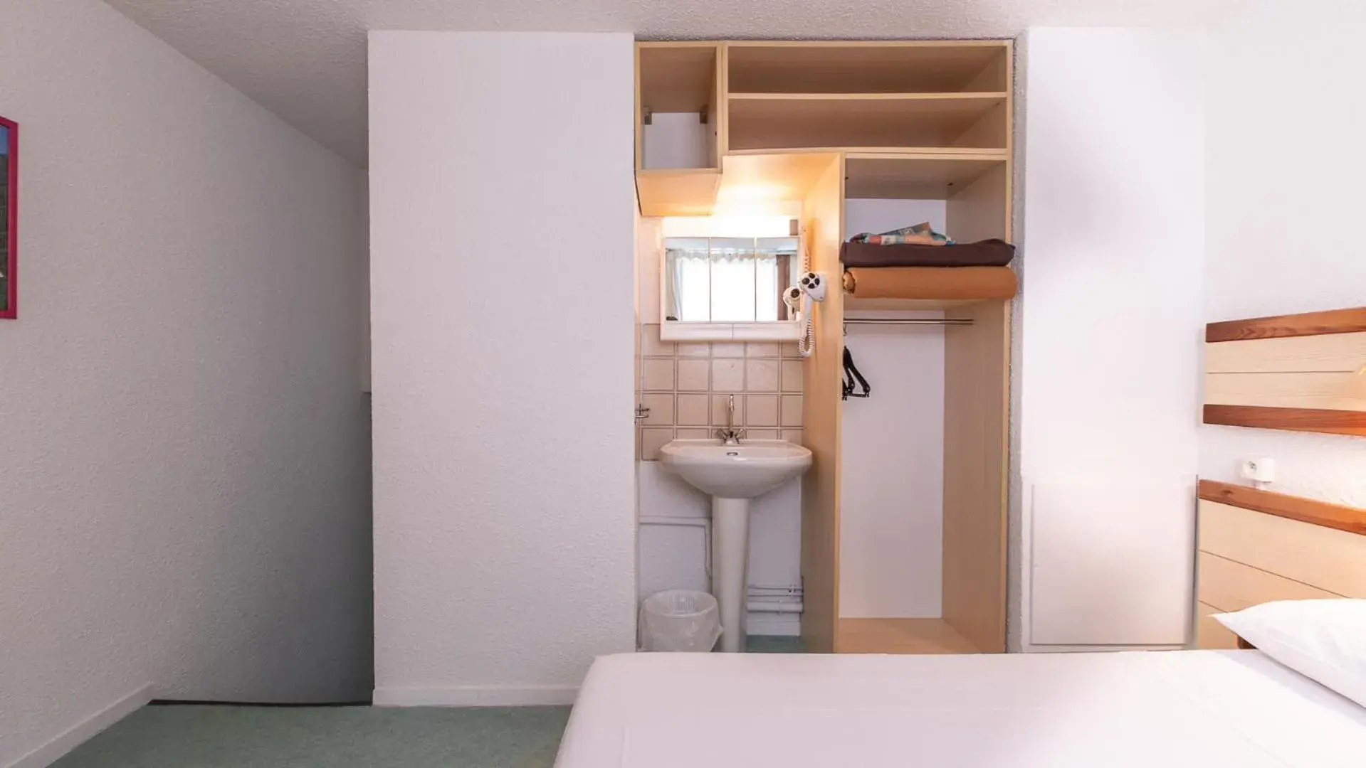 Photo of the whole room in Vacancéole - Résidence Les Gorges Rouges Photo of the whole room in Vacancéole - Résidence Les Gorges Rouges