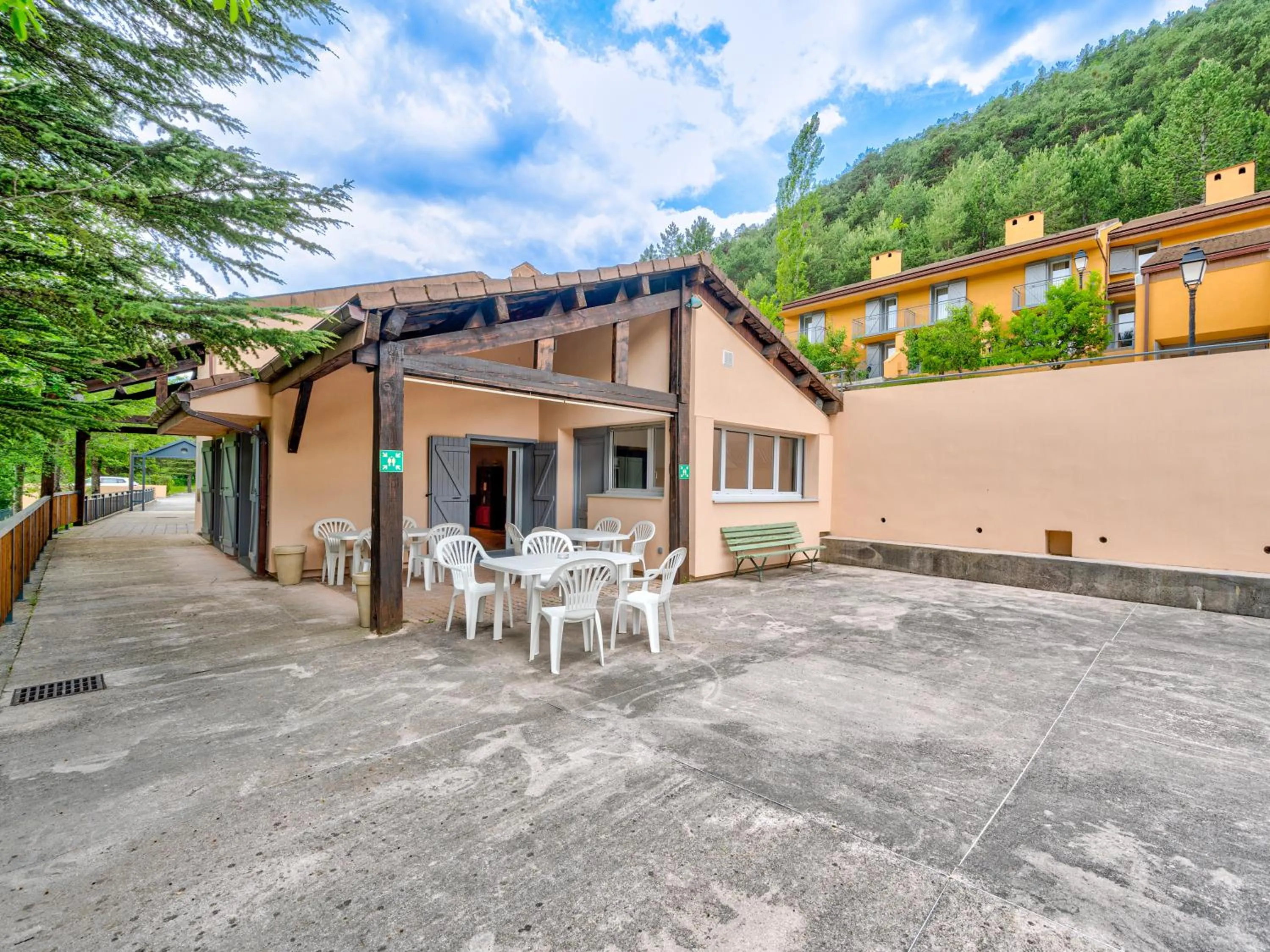 Dining area in Vacancéole - Résidence Les Gorges Rouges