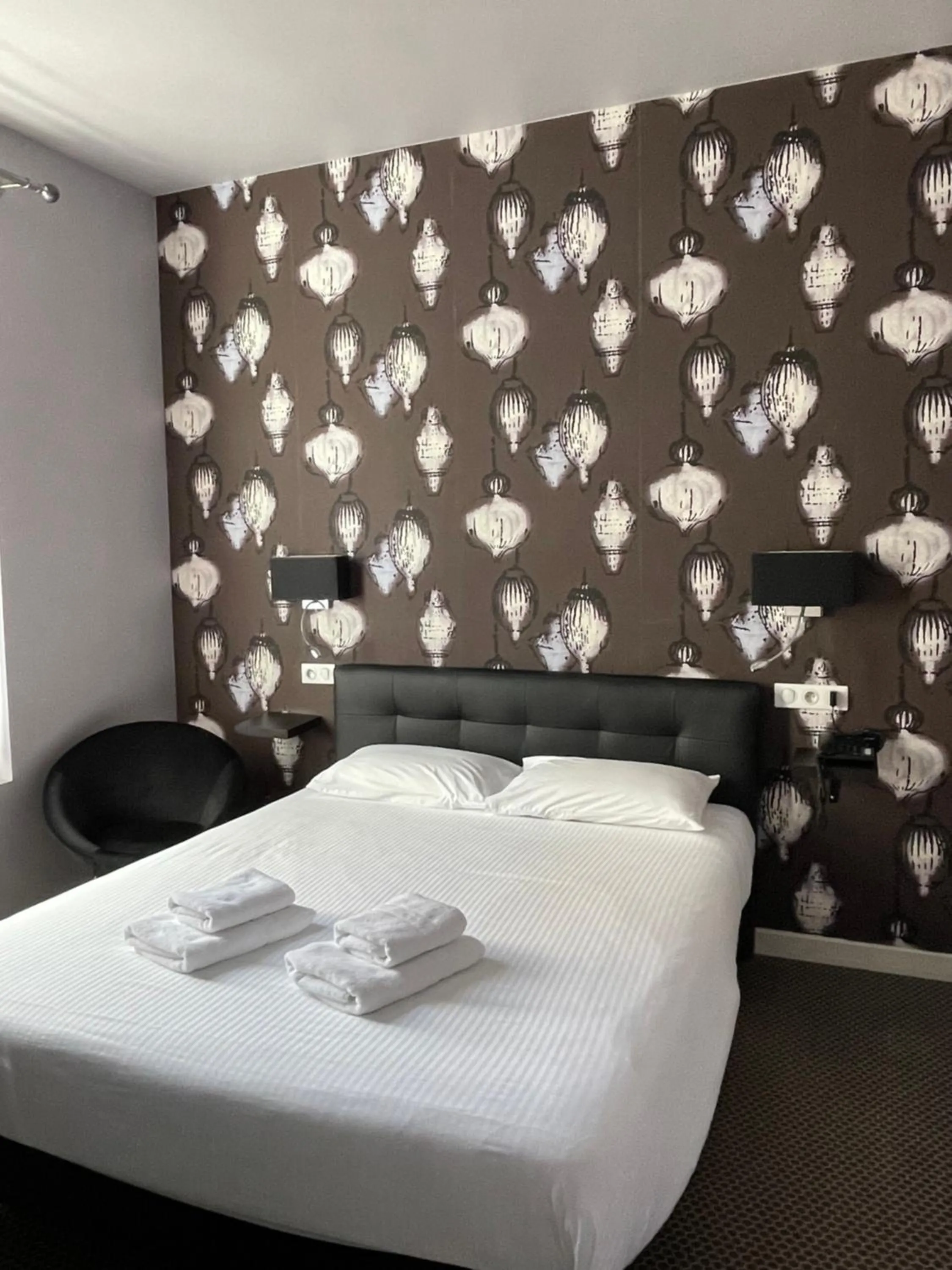 Bed in Demeures & Châteaux Le Pavillon d'Enghien, Vichy Centre