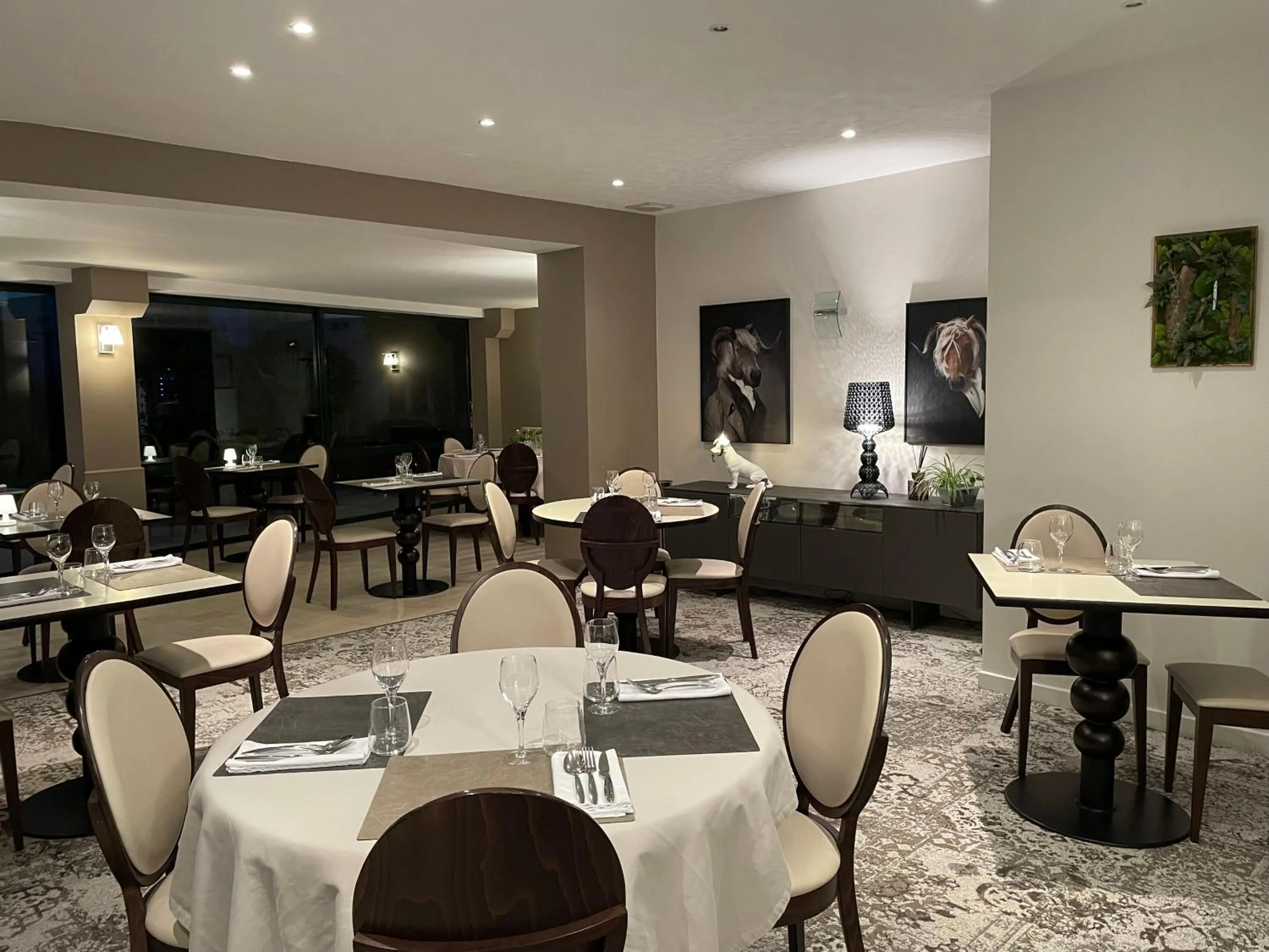 Restaurant/places to eat in Demeures & Châteaux Le Pavillon d'Enghien, Vichy Centre