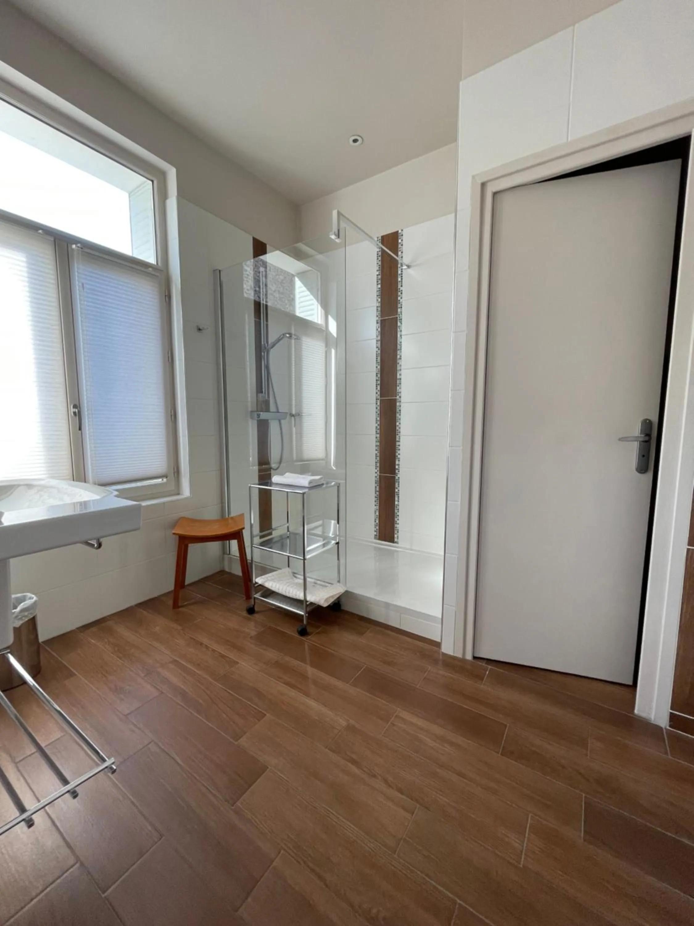 Shower in Demeures & Châteaux Le Pavillon d'Enghien, Vichy Centre