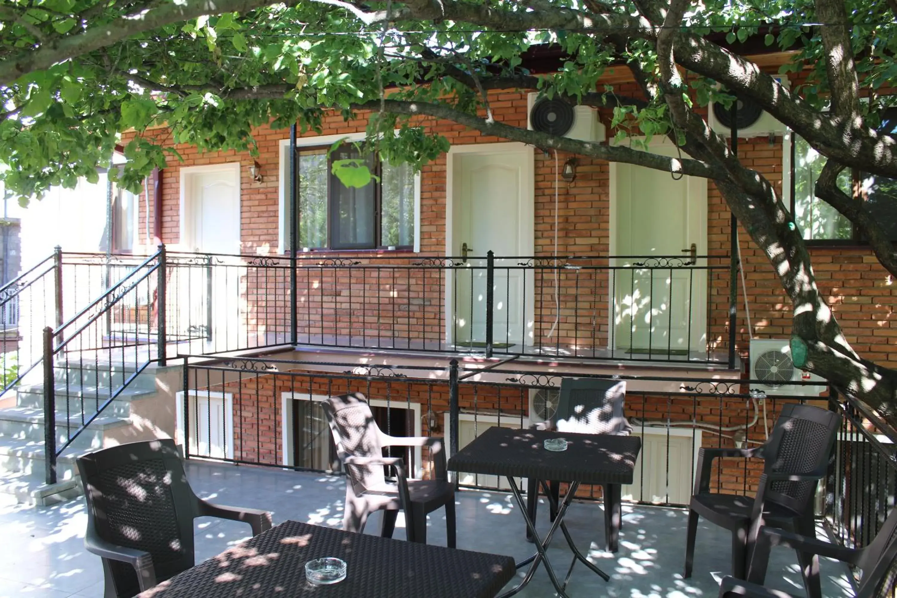 Quadruple Room with Balcony in Emis Hotel Quadruple Room with Balcony in Emis Hotel