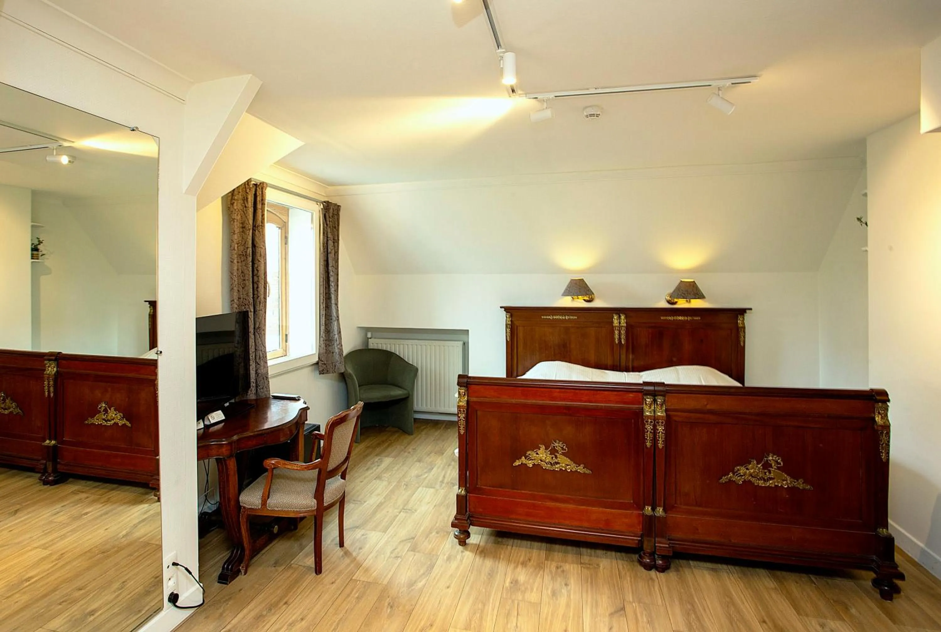 Bedroom, Bed in Boutique hotel Shamon