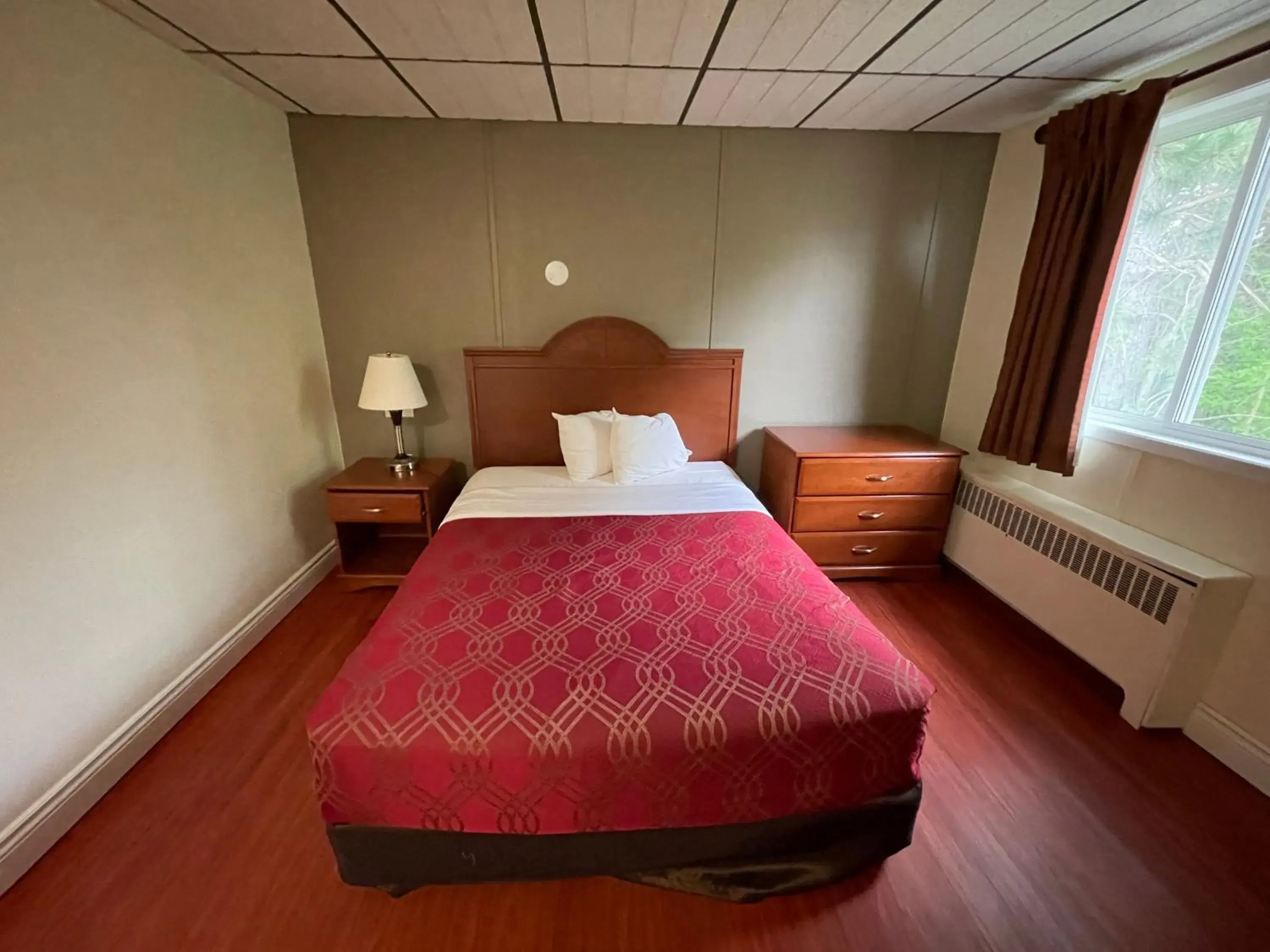 2 Queen Beds, 1 Sofa Bed, Two-Bedroom, Efficiency Apartment Suite, Non-Smoking in Super 8 by Wyndham Pembroke 2 Queen Beds, 1 Sofa Bed, Two-Bedroom, Efficiency Apartment Suite, Non-Smoking in Super 8 by Wyndham Pembroke