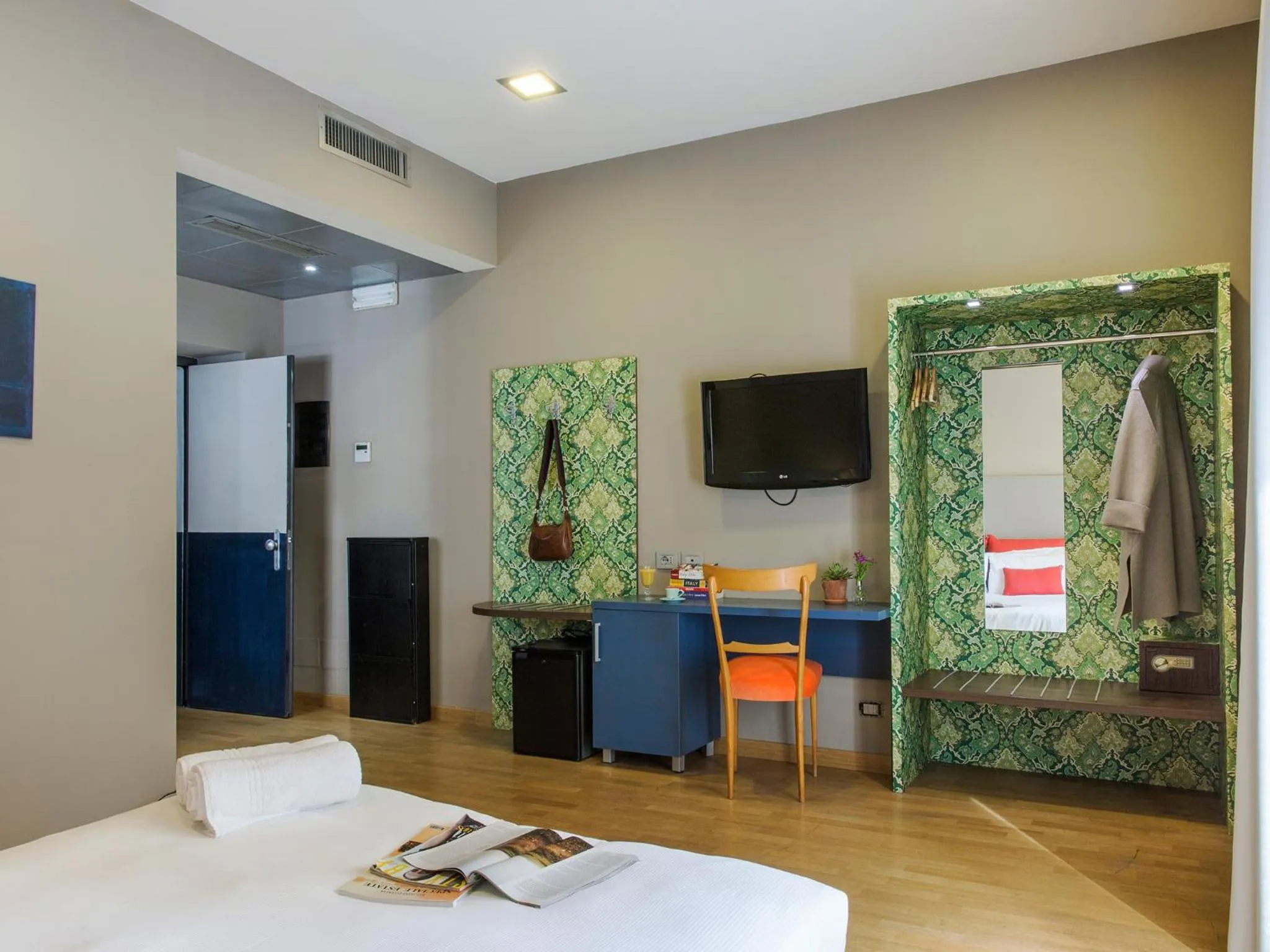 TV and multimedia, Bed in Monti First