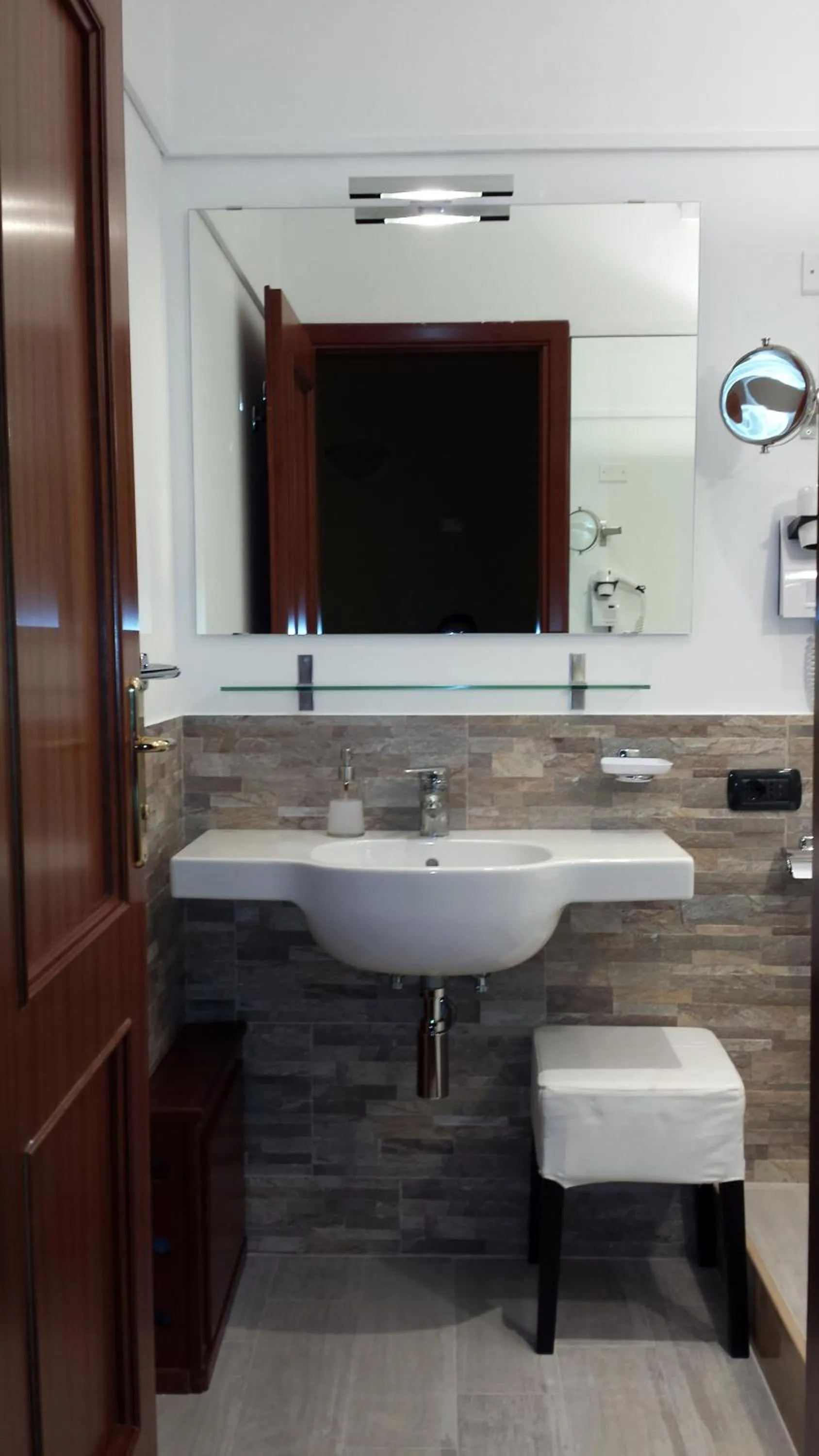 Bathroom in Corsaro Etna Hotel&SPA