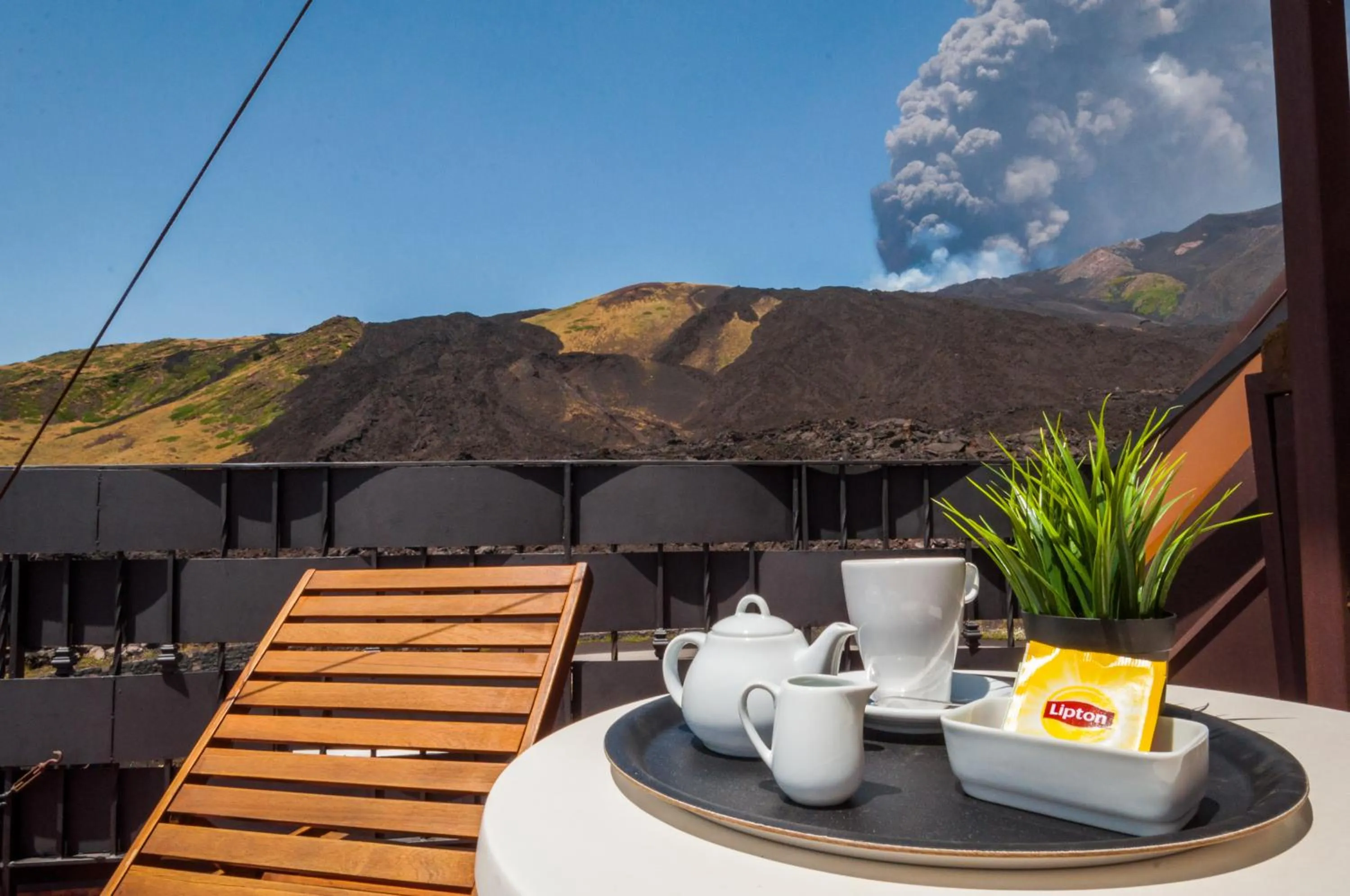 Coffee/tea facilities in Corsaro Etna Hotel&SPA