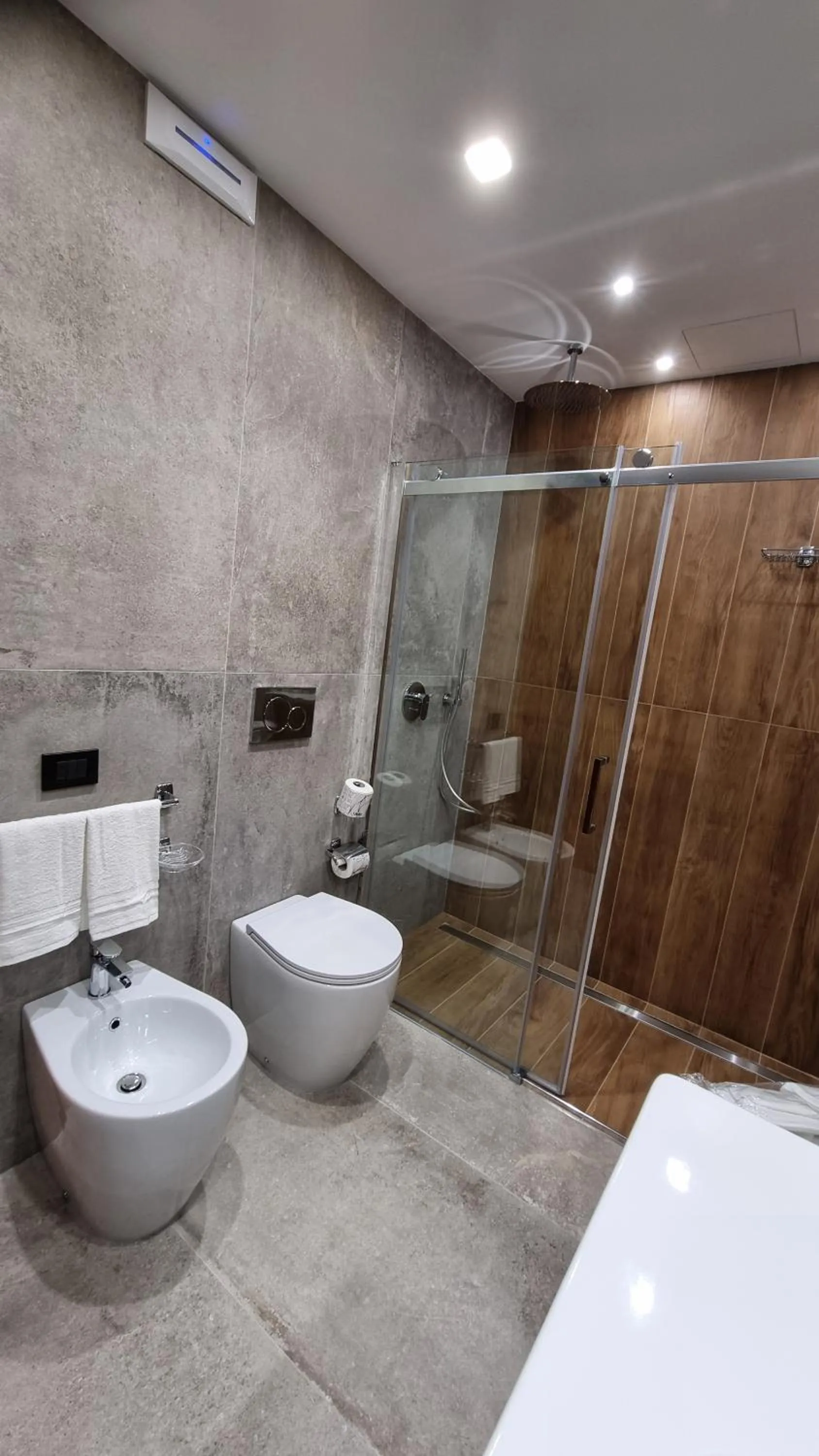 Shower in Corsaro Etna Hotel&SPA