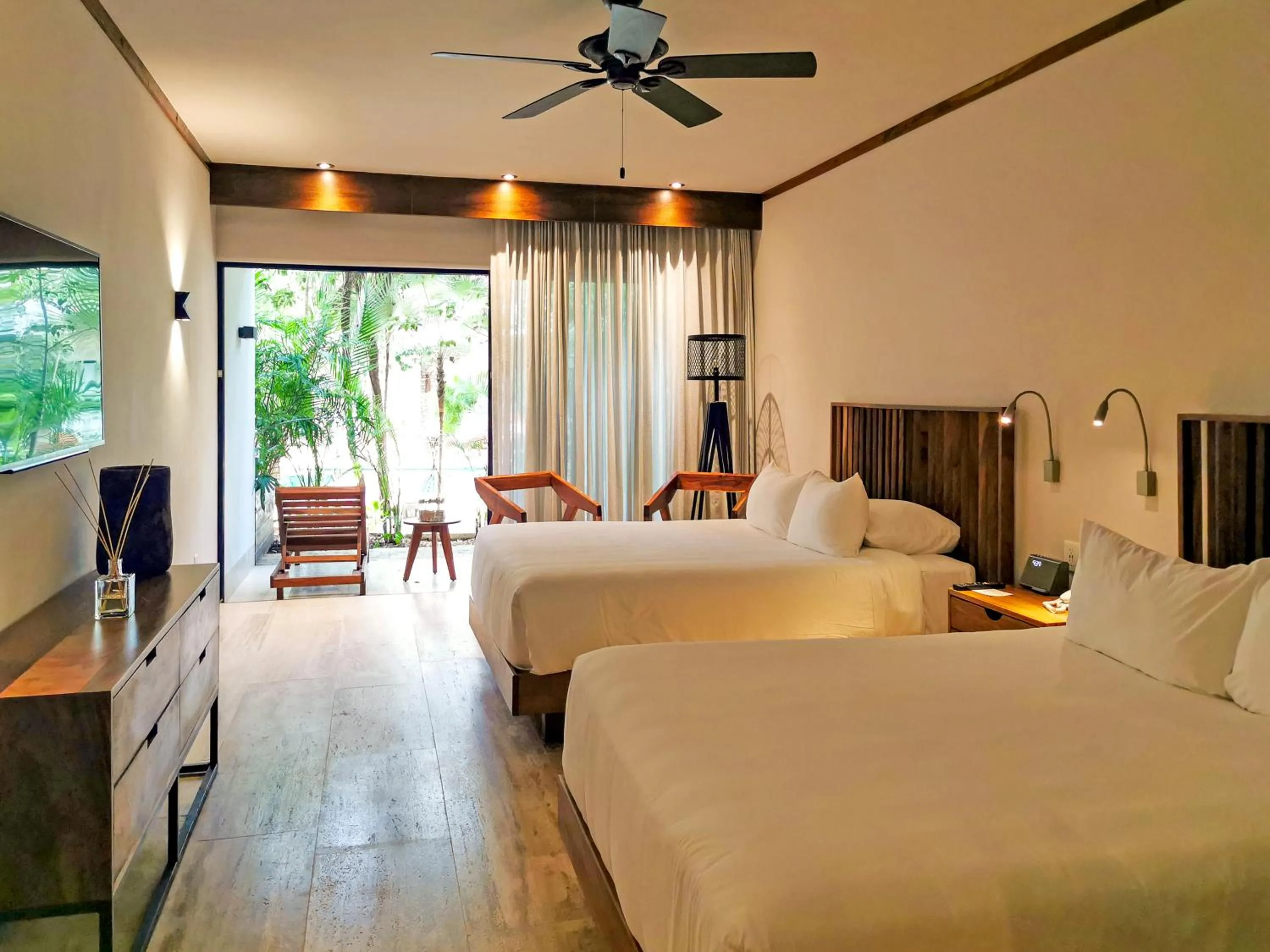 Inner courtyard view, Bed in Kimpton Aluna Resort Tulum by IHG