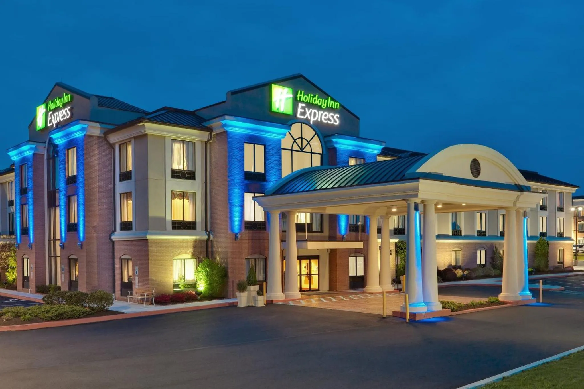 Property building in Holiday Inn Express and Suites Quakertown - Allentown Area by IHG