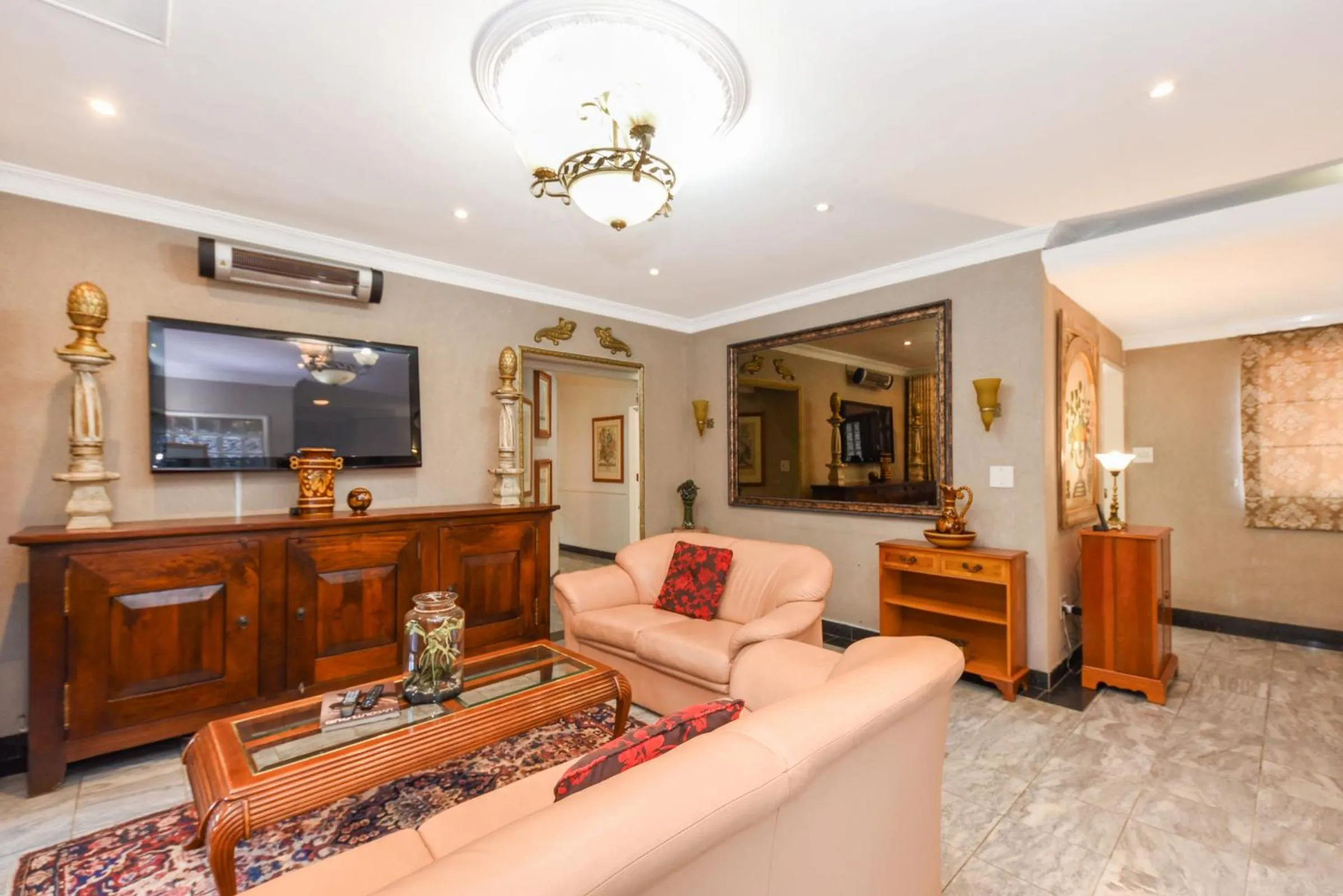 TV and multimedia in Villa Simonne