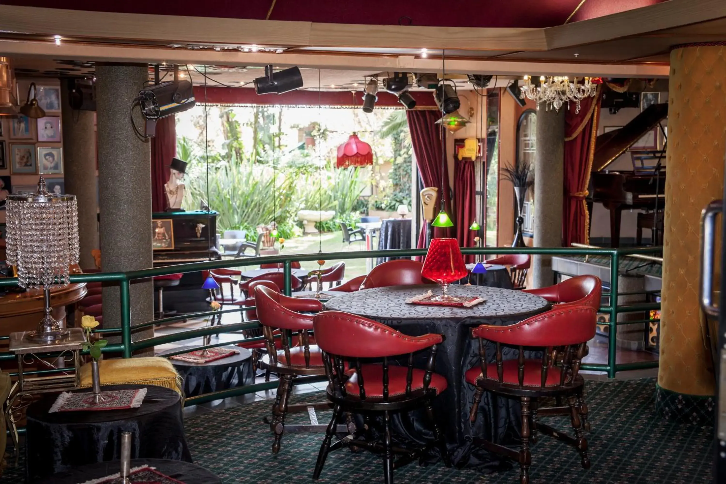 Restaurant/places to eat in Villa Simonne Restaurant/places to eat in Villa Simonne