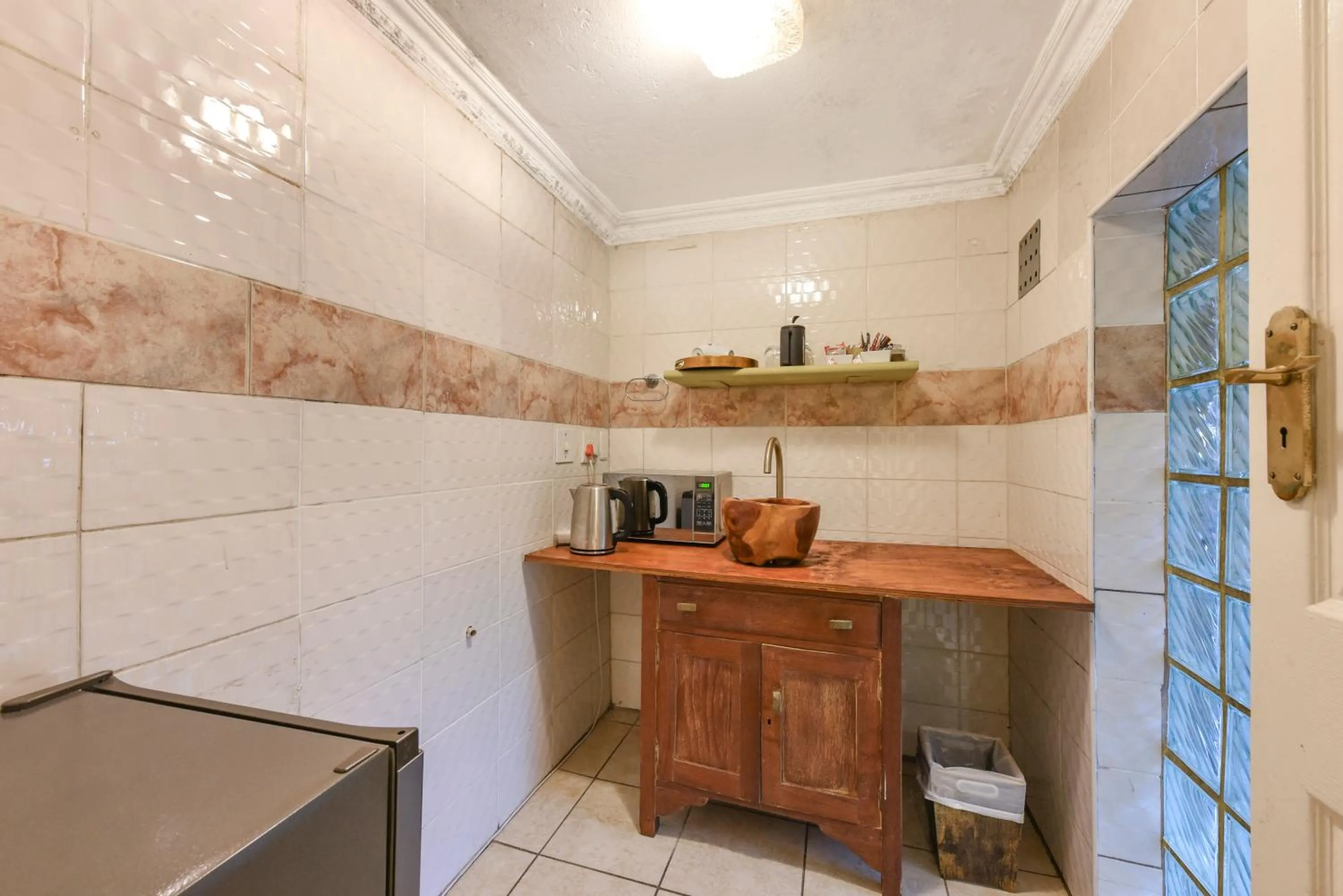 microwave in Villa Simonne