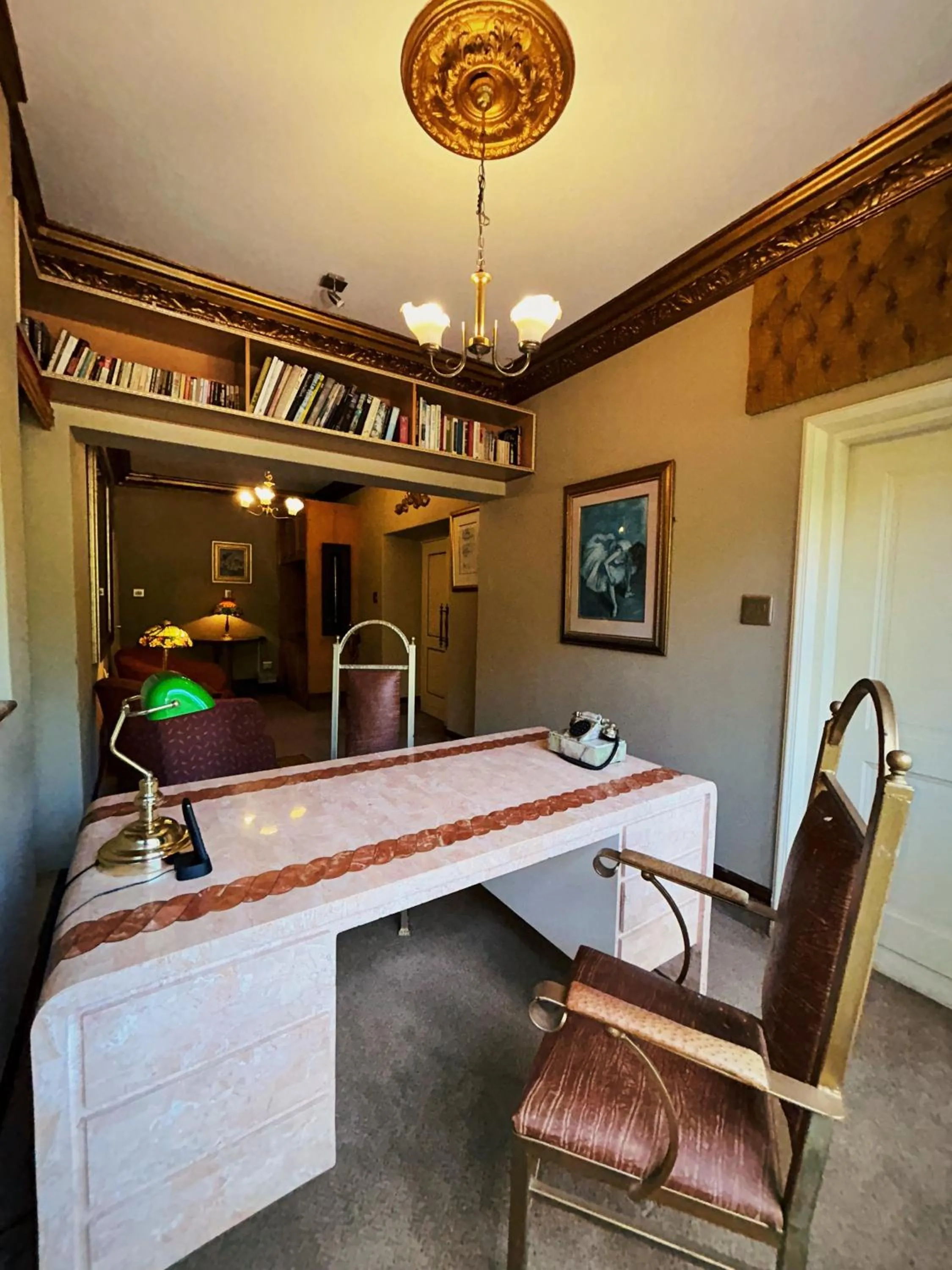 Library in Villa Simonne