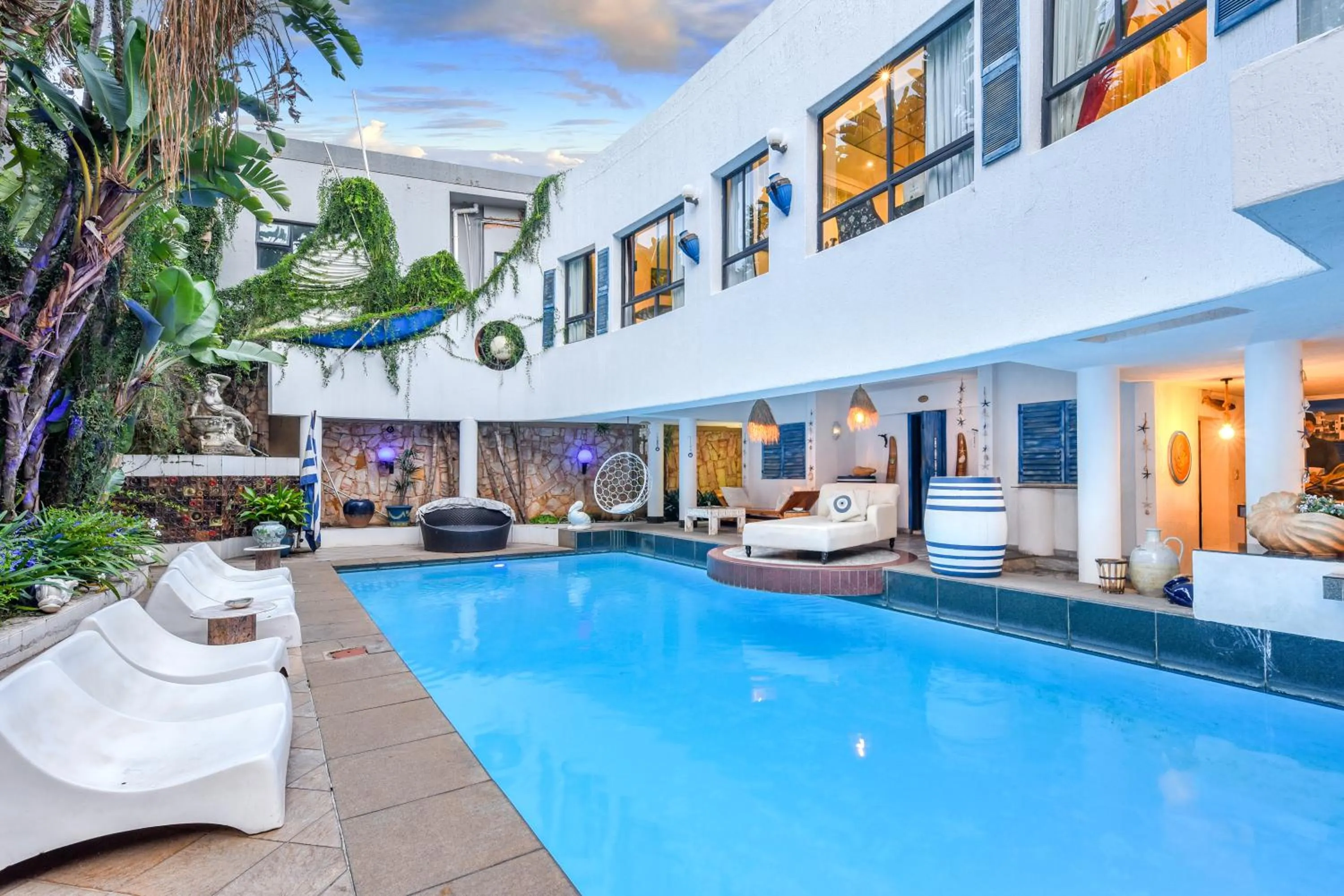 Pool view in Villa Simonne